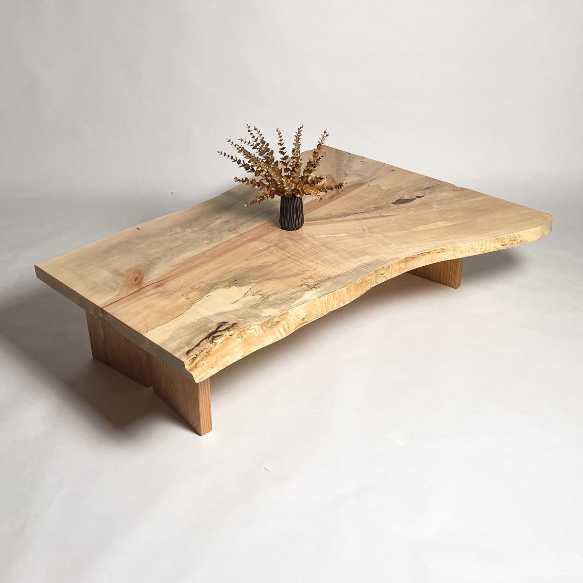 No.1878 栃一枚板 波打つ輪郭に心がほどける – 【公式】KIDO MEIMOKU