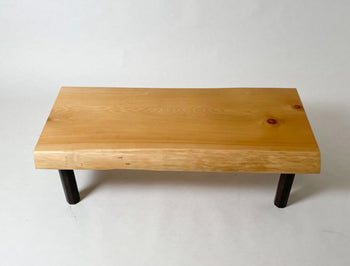 【熊本県】心安らぐ色味の檜葉ローテーブル