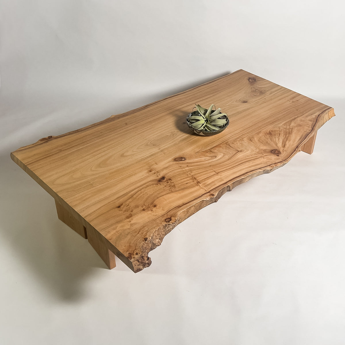 KIDOMEIMOKU 楠一枚板リビングテーブル｜206cm(6人掛け) – KIDO