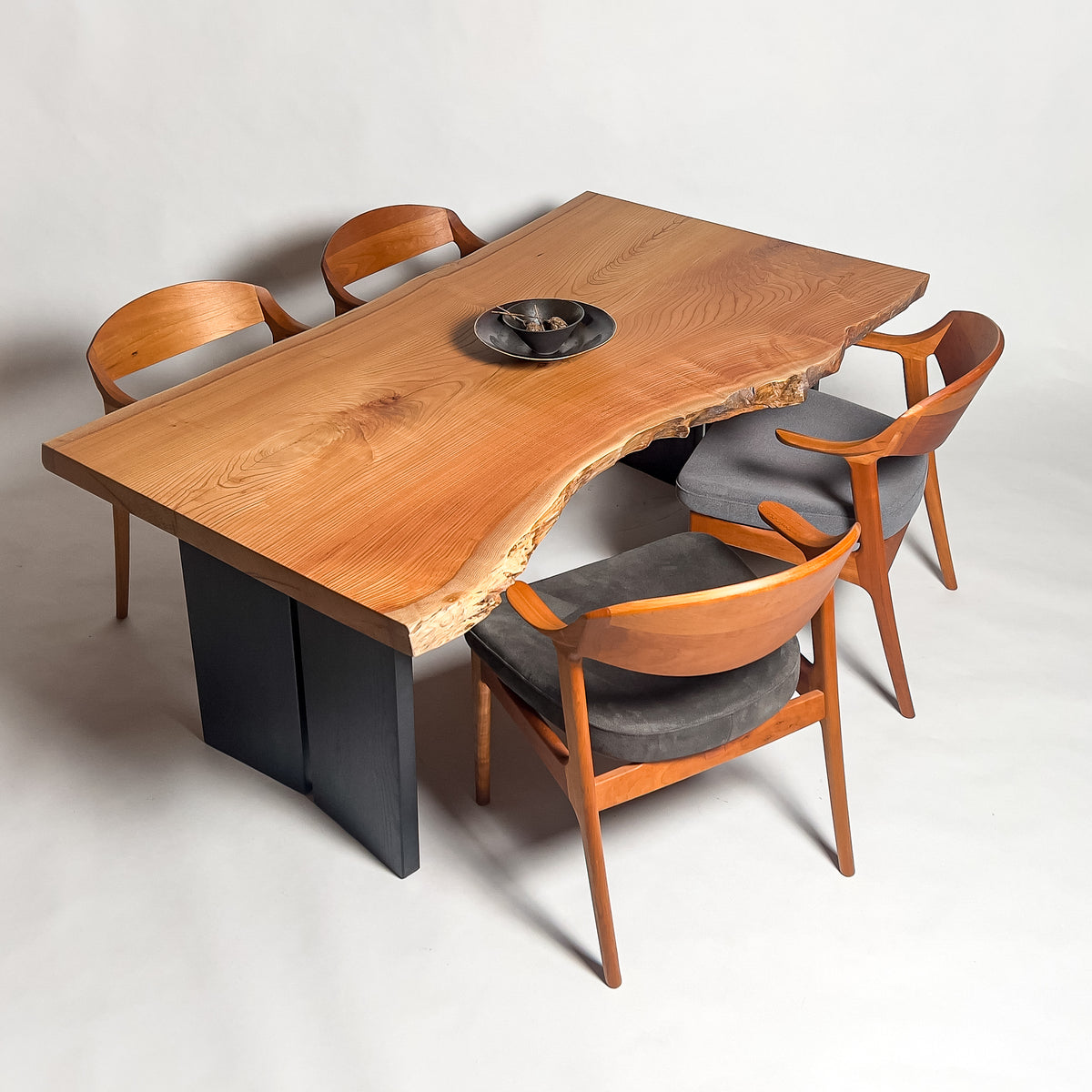 KIDOMEIMOKU 欅一枚板ダイニングテーブル｜170cm(4～6人掛け) – 【公式