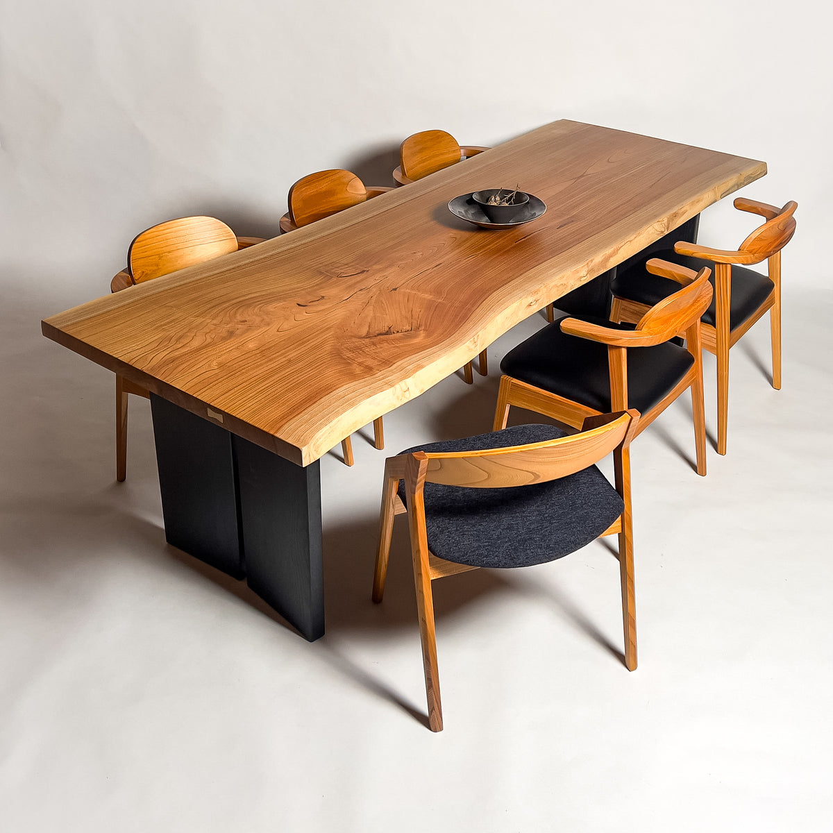 KIDOMEIMOKU 欅一枚板ダイニングテーブル｜230cm(6～8人掛け) – 【公式