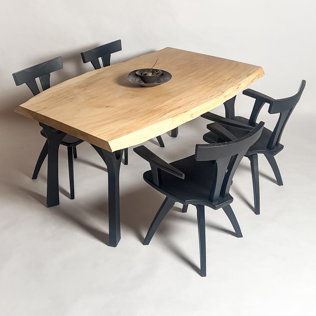 KIDOMEIMOKU 栃一枚板ダイニングテーブル｜150cm(4人掛け) – 【公式