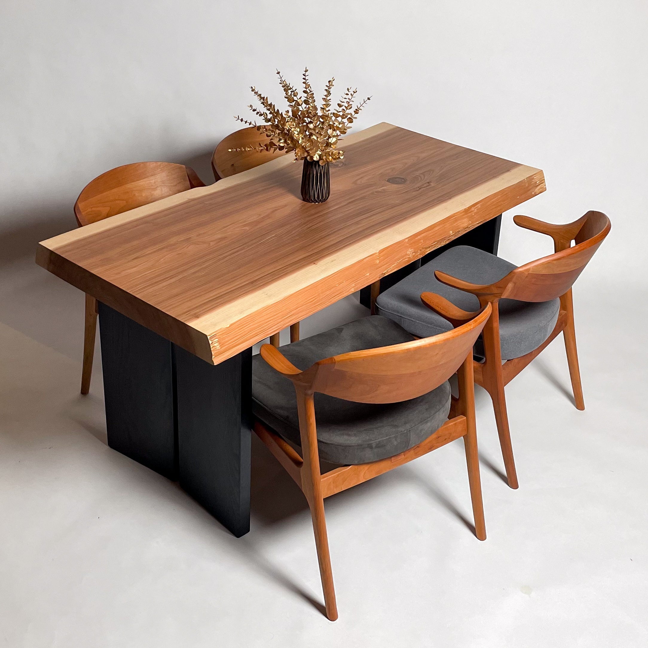 No.1659 吉野杉一枚板 静けさを映す杉の輪郭 – 【公式】鬼童銘木