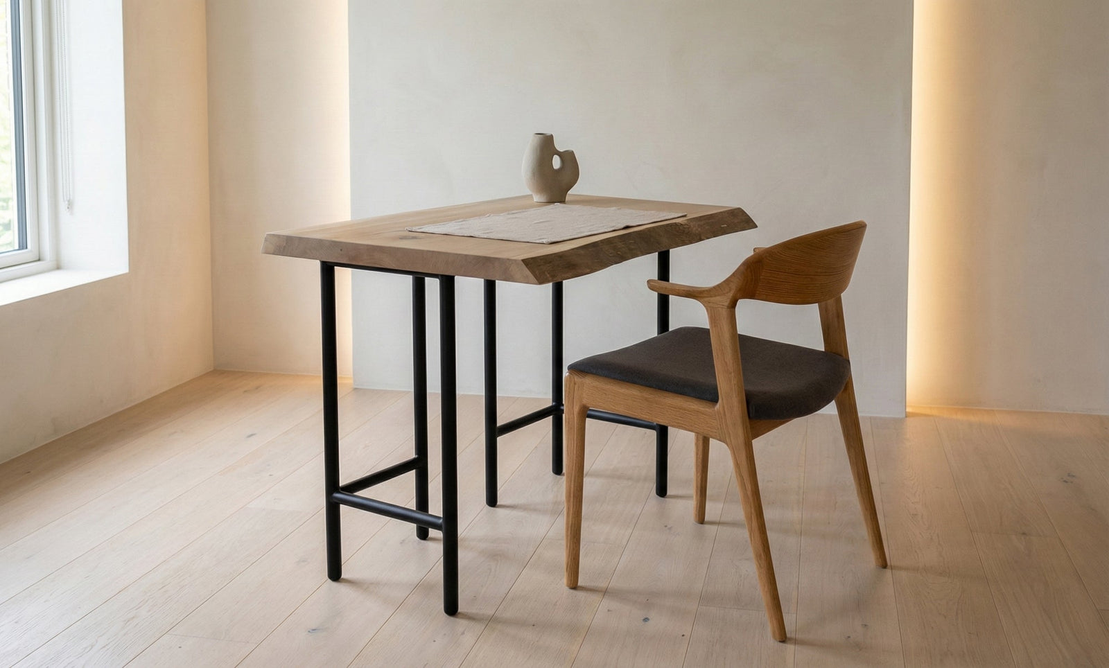 No.2123 栃一枚板デスク｜空間：北欧