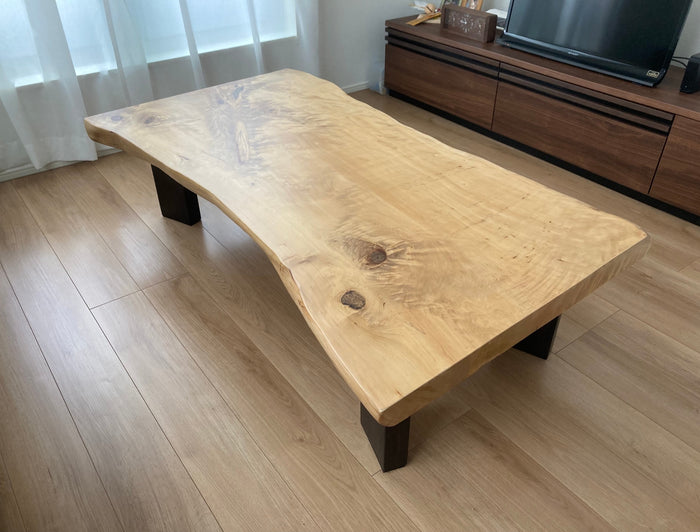 【愛知】色白美人の檜葉のリビングテーブル