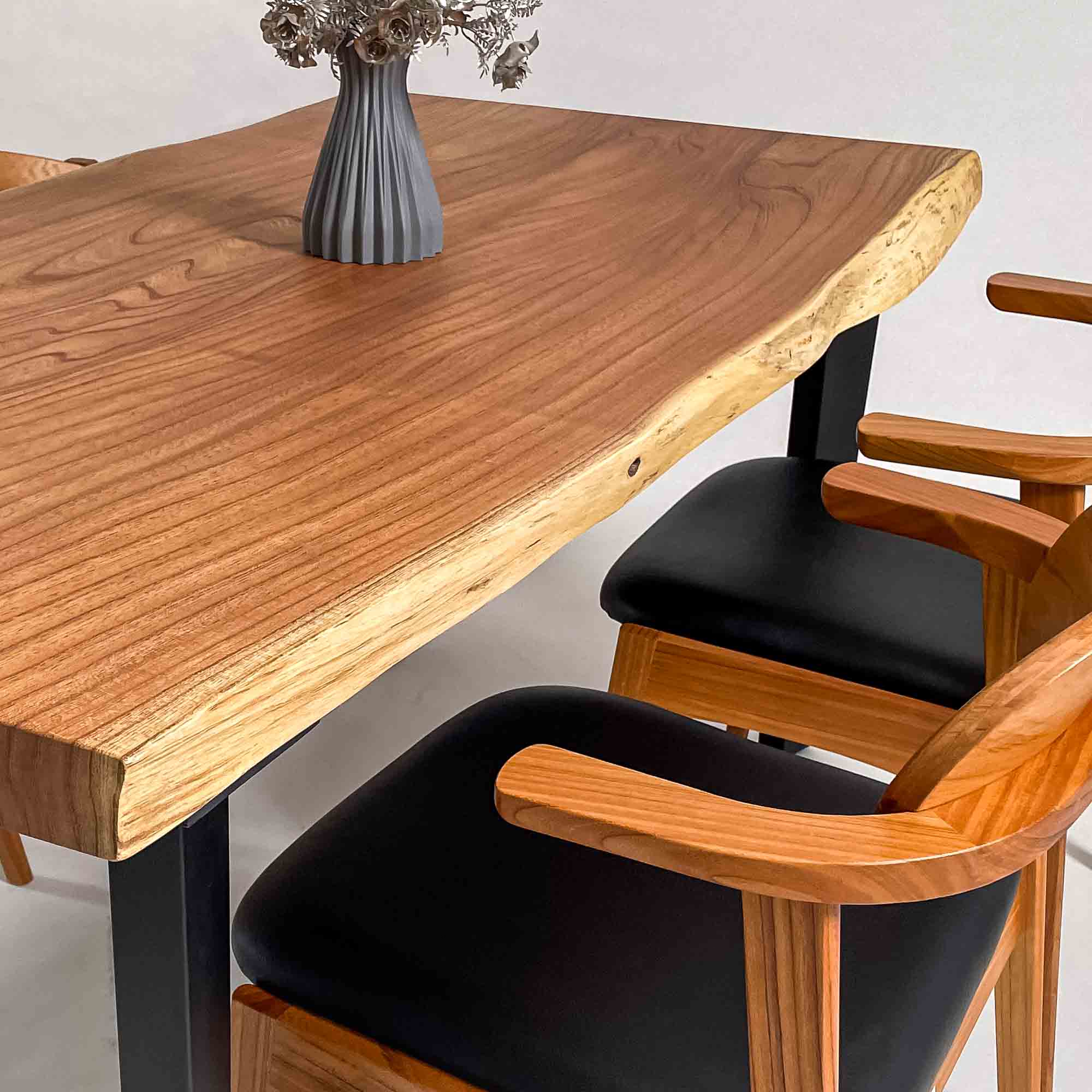 No.2385　センダン/一枚板ダイニングテーブル