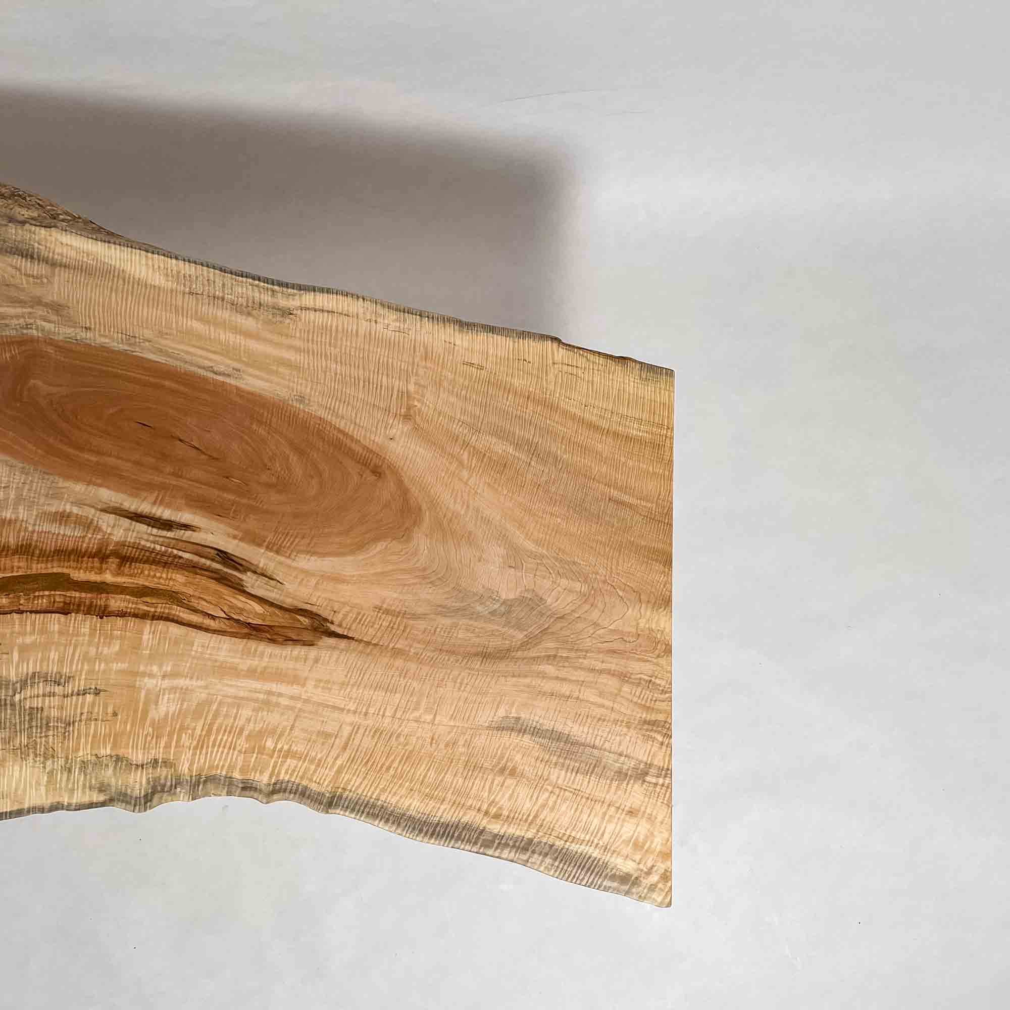 KIDOMEIMOKU 栃一枚板ダイニングテーブル｜150cm(4人掛け) – 【公式