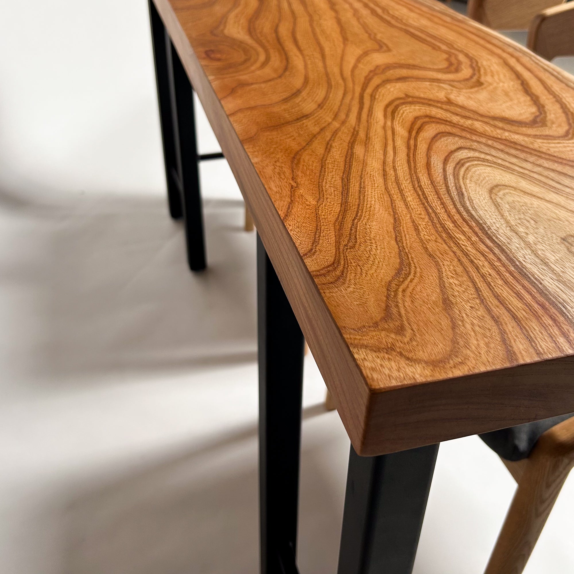 KIDOMEIMOKU 欅一枚板カウンター｜140cm(2人掛け) – KIDO MEIMOKU公式