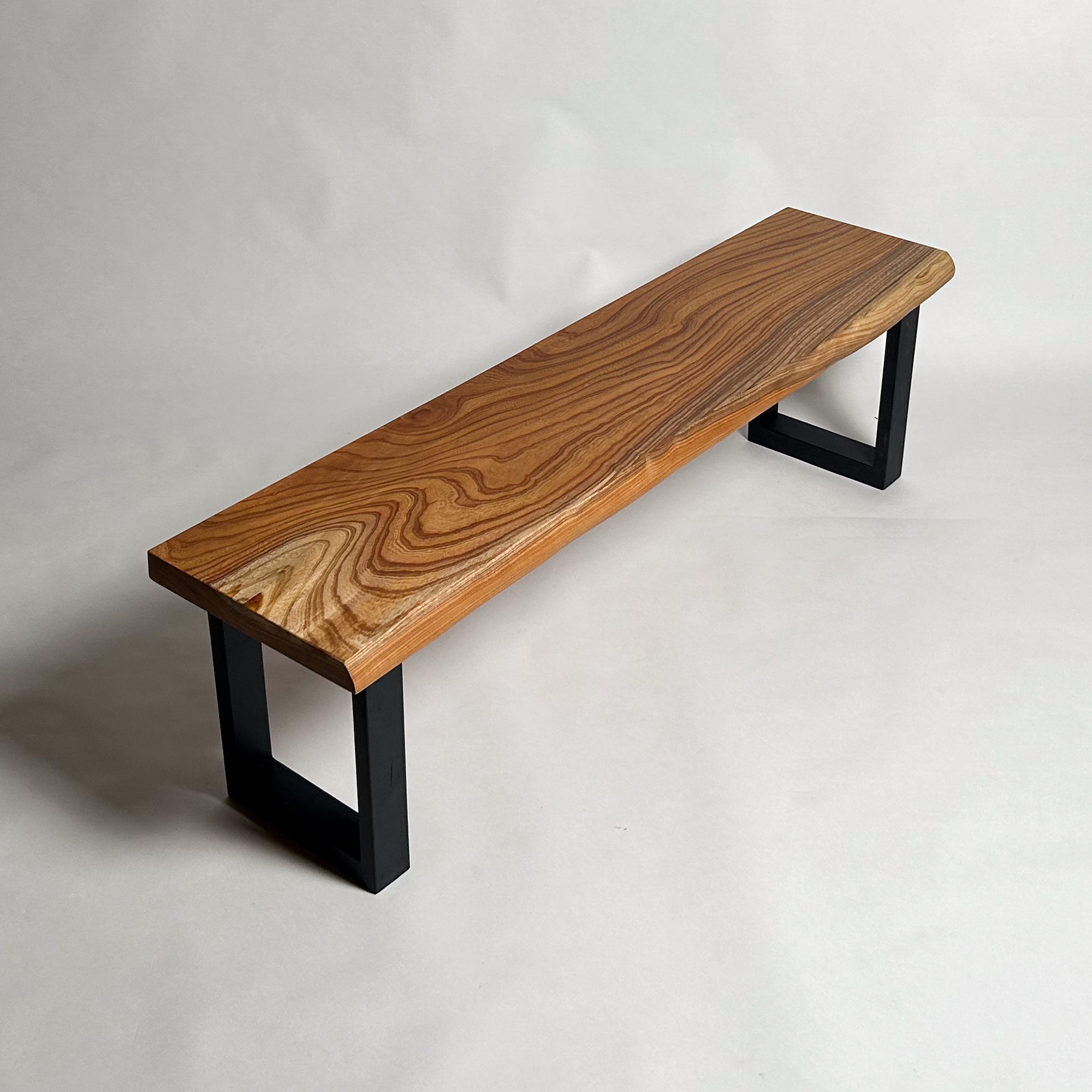 欅(けやき)一枚板　ベンチ KIDOMEIMOKU 欅一枚板ベンチ｜140cm（2人掛け） – KIDO MEIMOKU公式