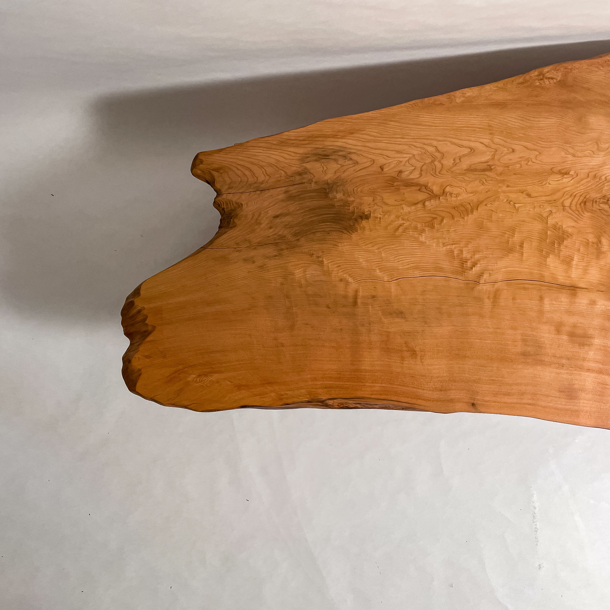 公式】KIDO MEIMOKU（鬼童銘木）｜一枚板テーブル・ソファ専門店