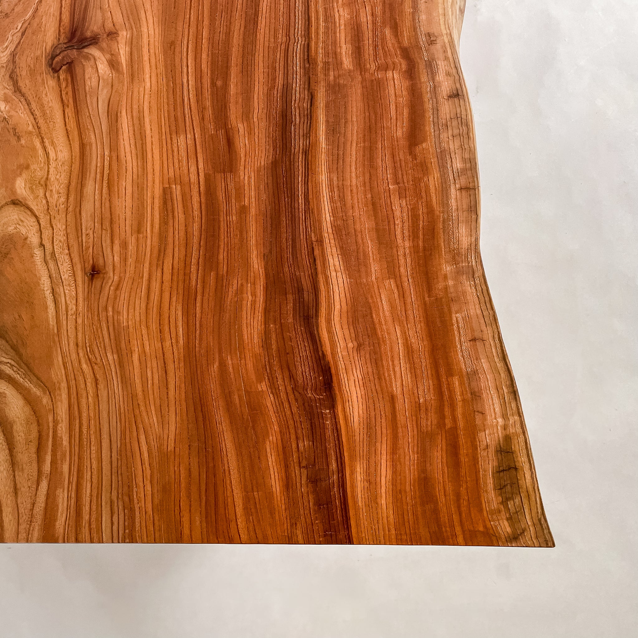 欅一枚板ダイニングテーブル 樹齢推定150年超 鬼童銘木 – 【公式】鬼童