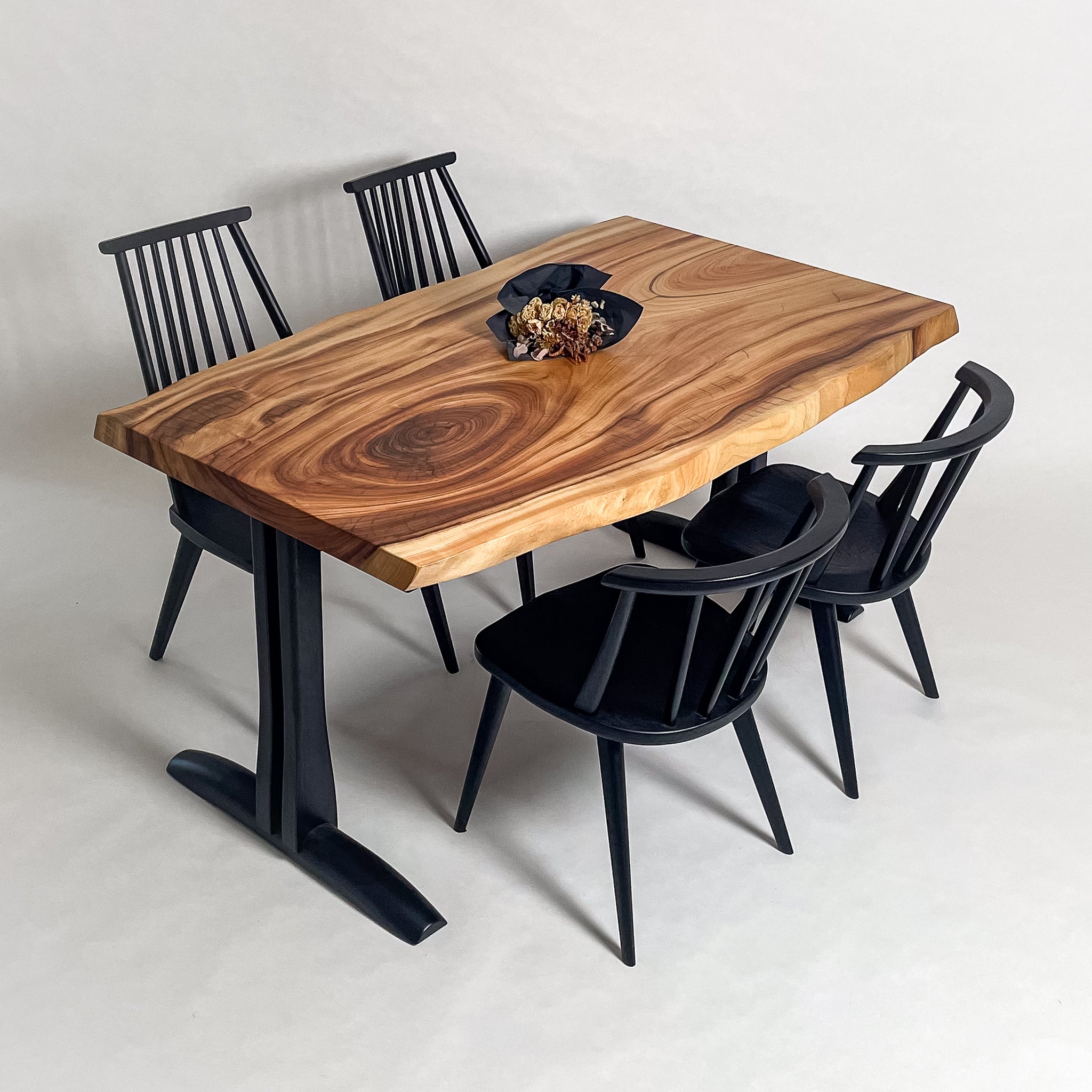 KIDOMEIMOKU 楠一枚板ダイニングテーブル｜150cm(4人掛け) – 【公式