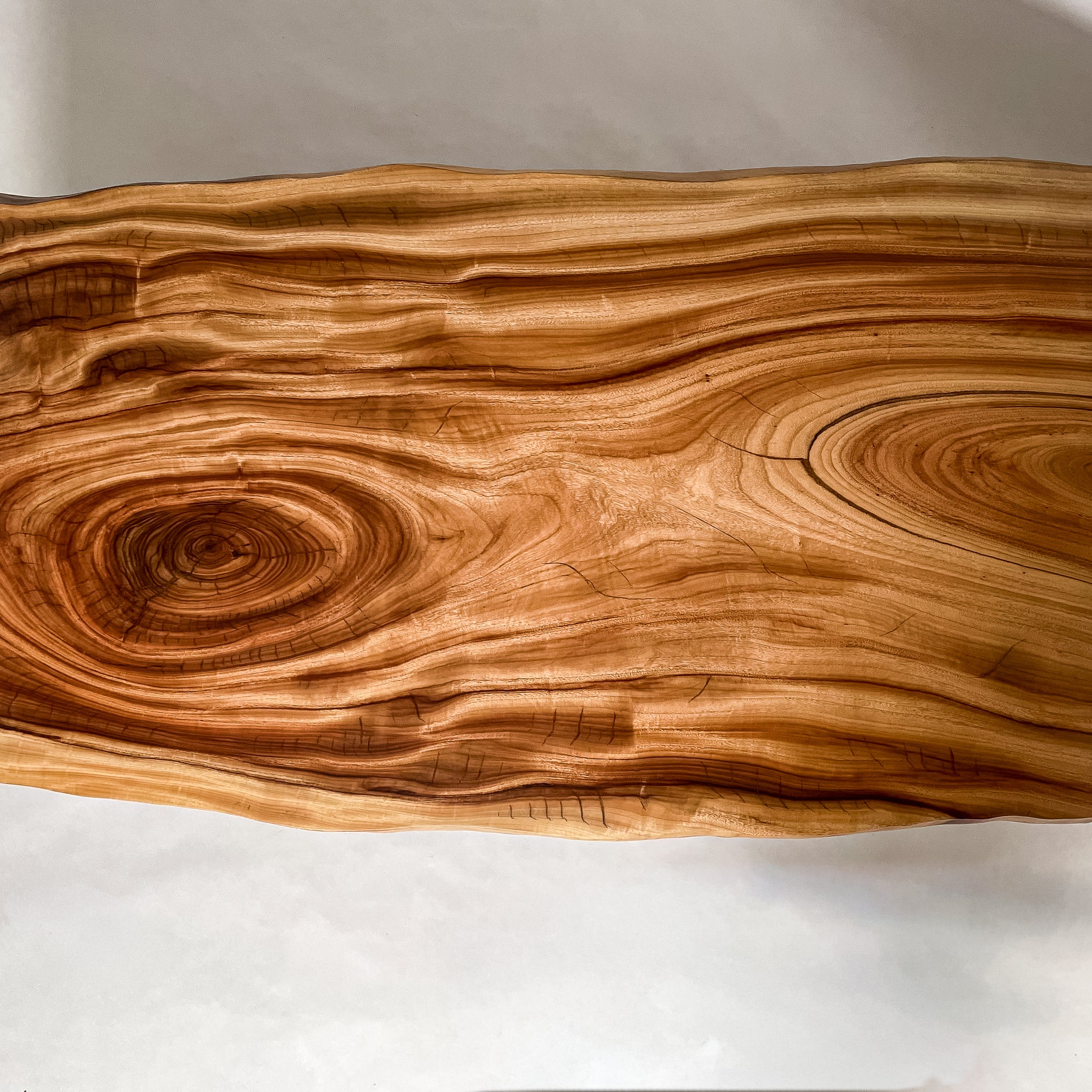 公式】KIDO MEIMOKU（鬼童銘木）｜一枚板テーブル・ソファ専門店