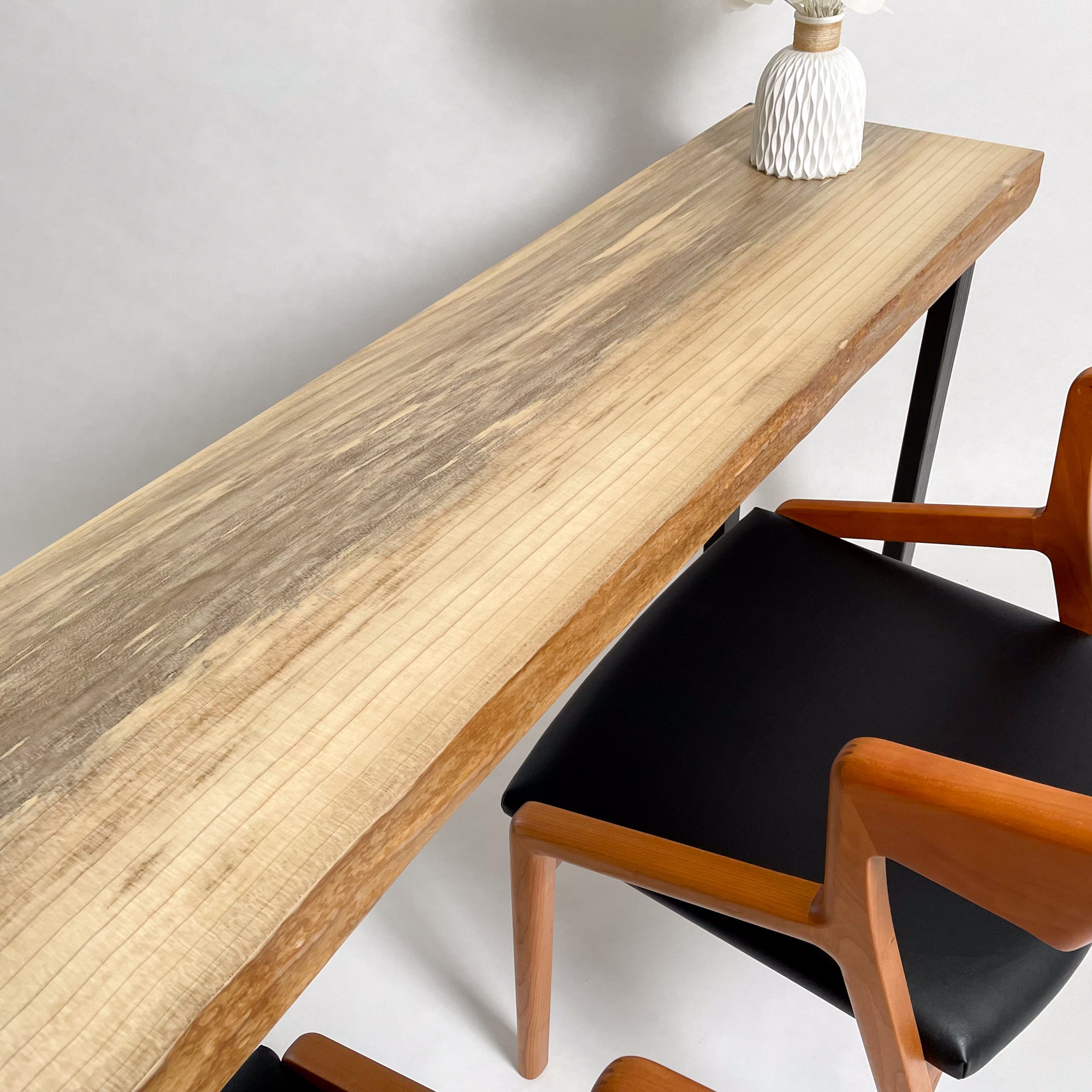 KIDOMEIMOKU 朴一枚板カウンター｜200cm(3人掛け) – 【公式】鬼童銘木