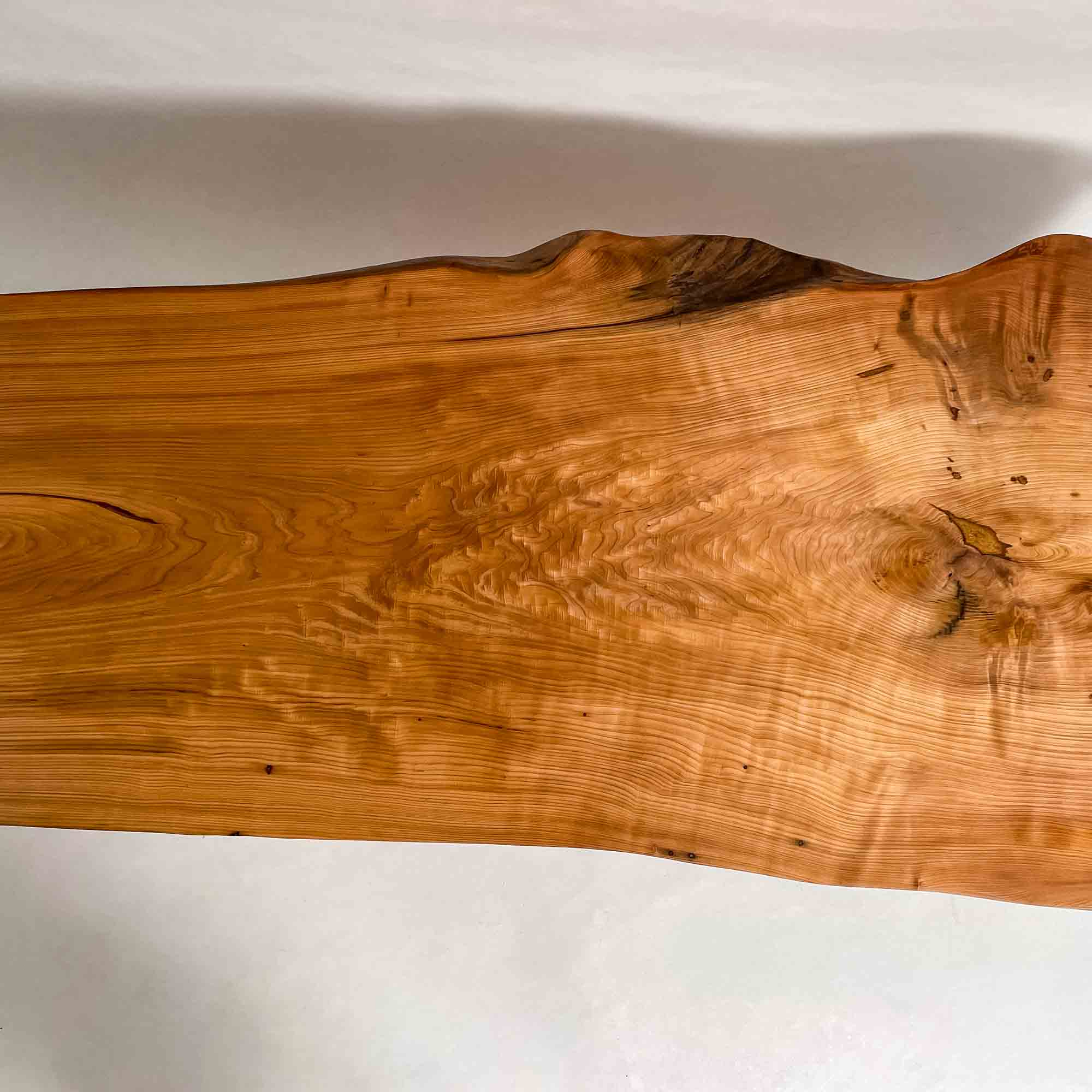 公式】KIDO MEIMOKU（鬼童銘木）｜一枚板テーブル・ソファ専門店