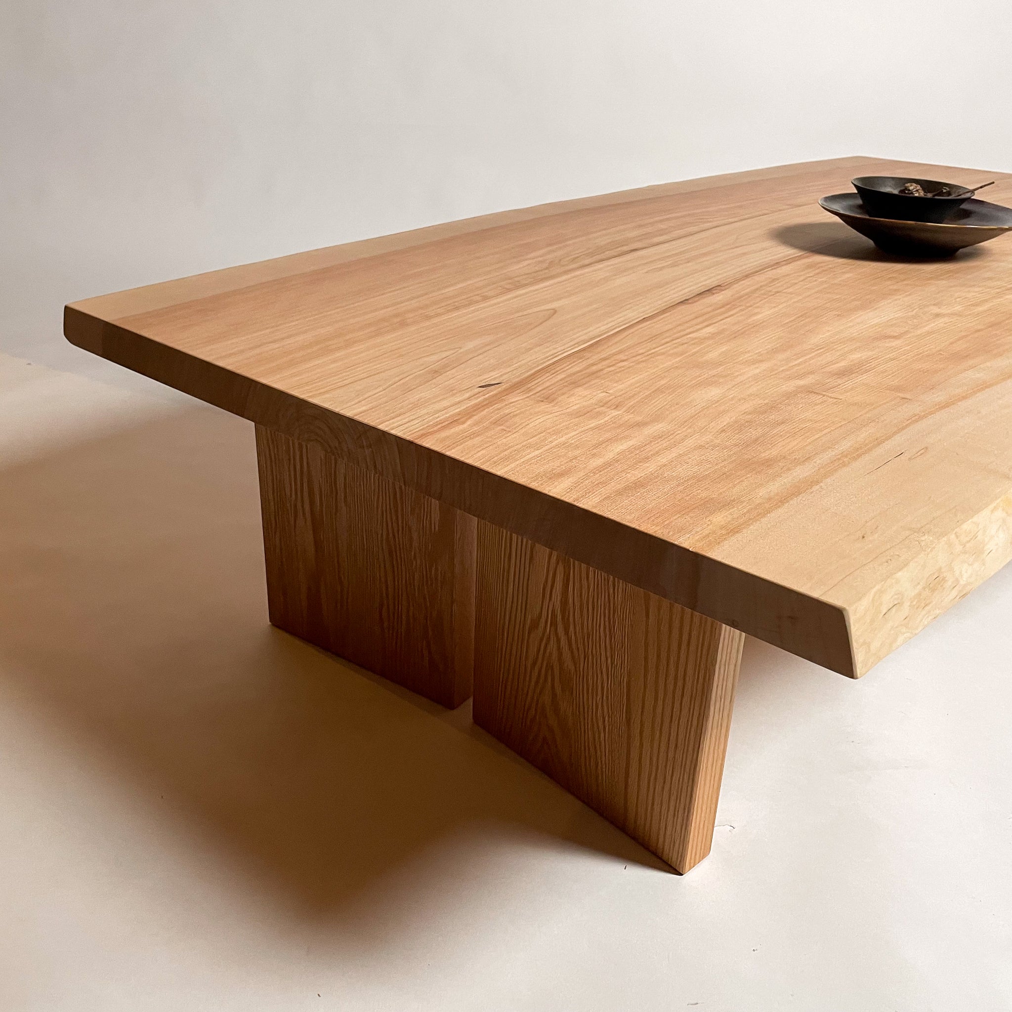 H*F様 一枚板 座卓 2500×1100 KIDOMEIMOKU 桜一枚板座卓｜195cm(4~6人掛け) – 【公式】鬼童銘木