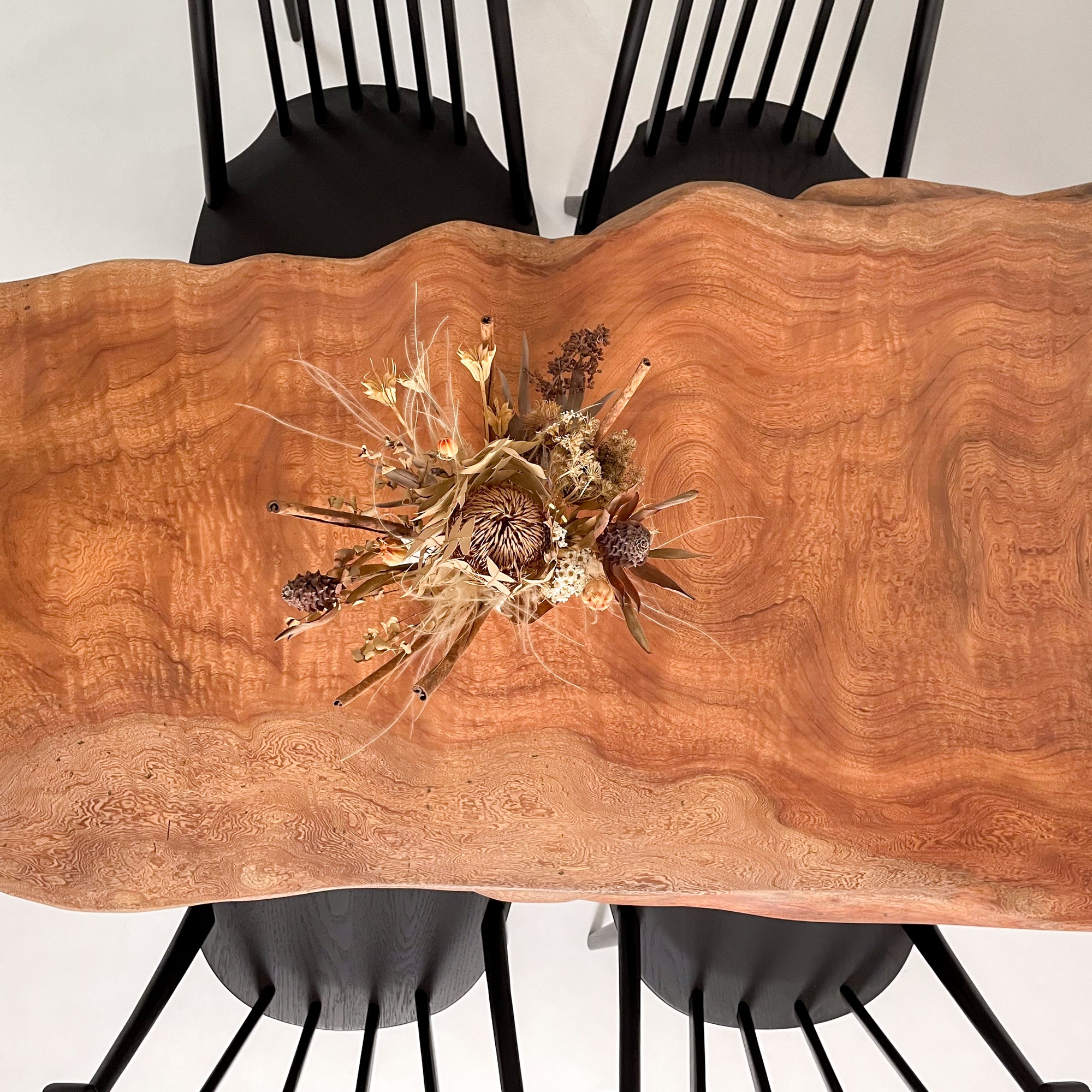 KIDOMEIMOKU サペリ一枚板ダイニングテーブル｜130cm(4人掛け