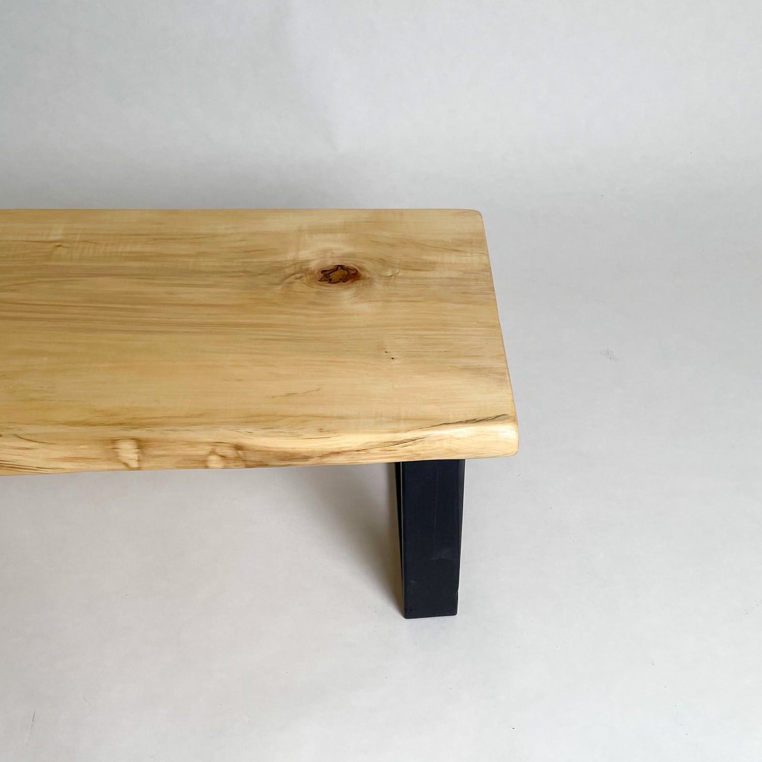 とも　90　板　ロング　その１ KIDO MEIMOKU 栃一枚板ローテーブル｜90cm(2人掛け) – KIDO
