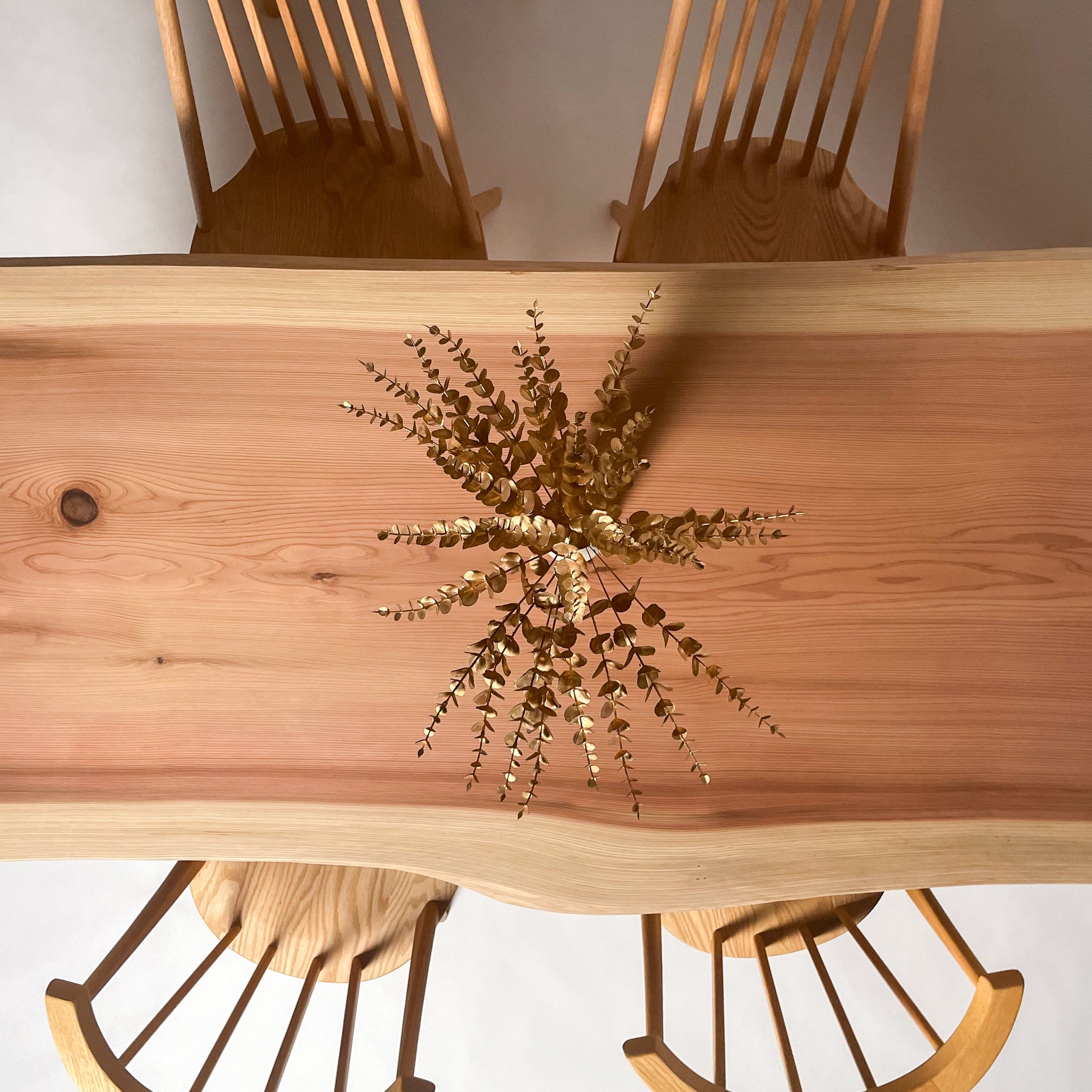 KIDOMEIMOKU 吉野杉一枚板ダイニングテーブル & OSOROISU｜160cm(5人