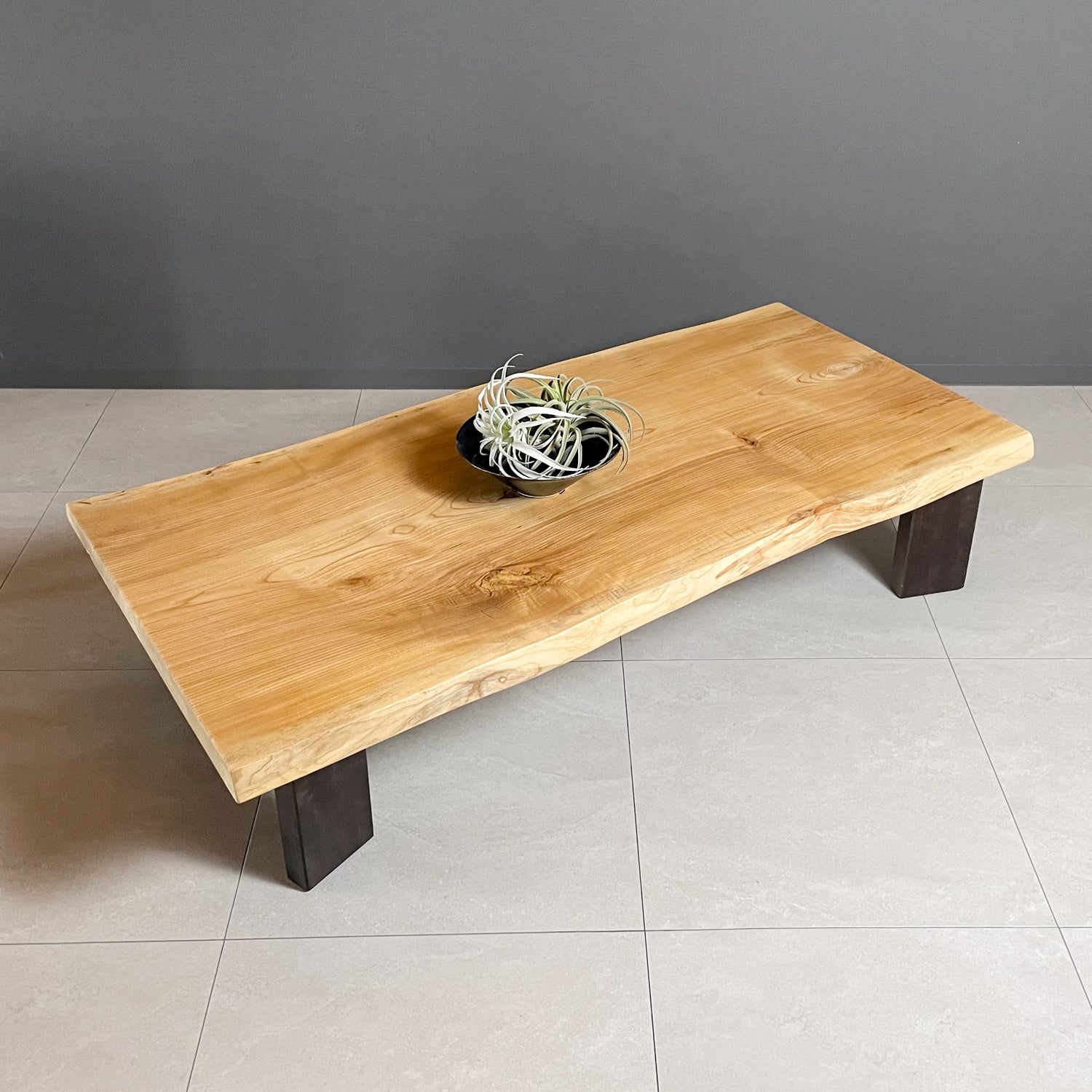 No.1682　栓/一枚板リビングテーブル