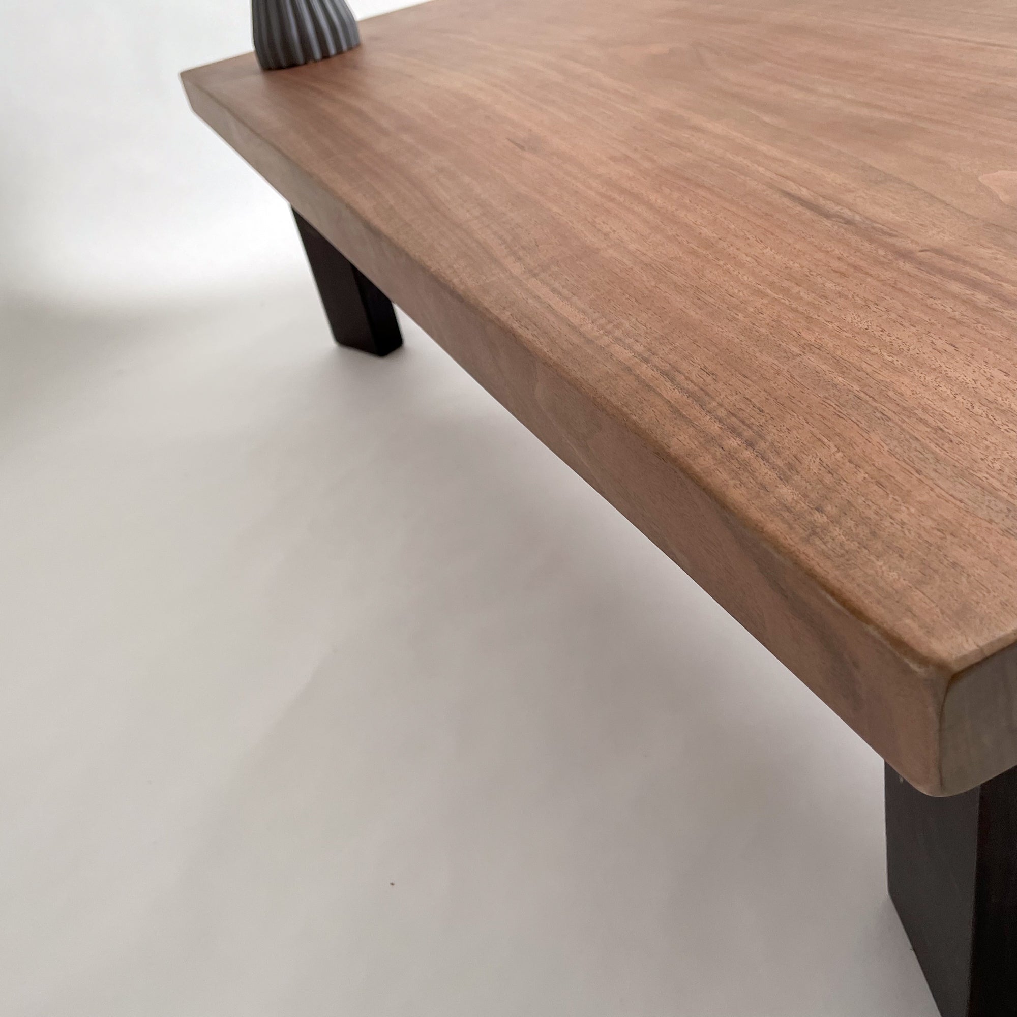 KIDO MEIMOKU ウォールナット一枚板ローテーブル｜130cm(2人掛け