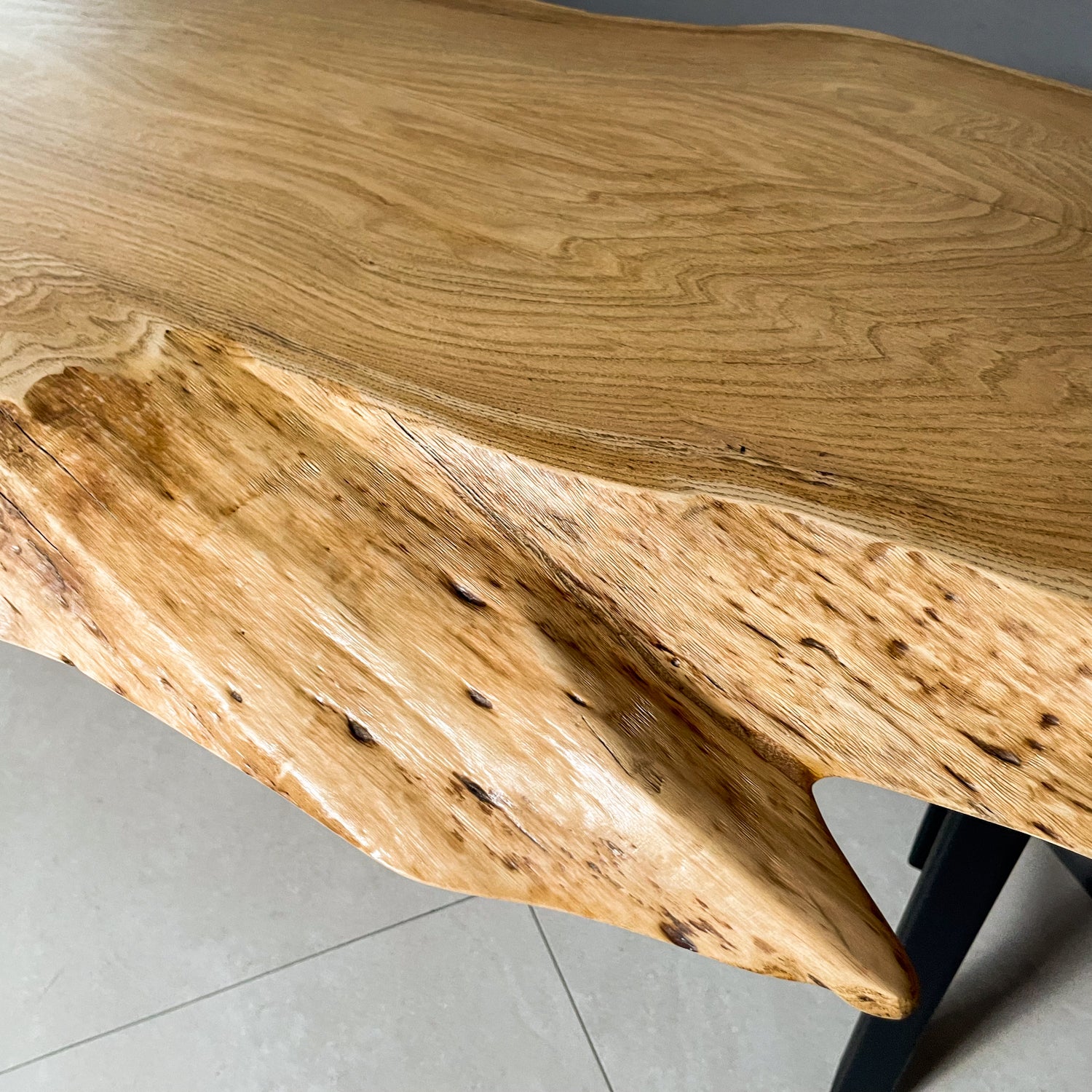 名栗彫り三脚テーブル天板 KIDOMEIMOKU 栗一枚板カウンター｜200cm(3人掛け) – 【公式】鬼童銘木