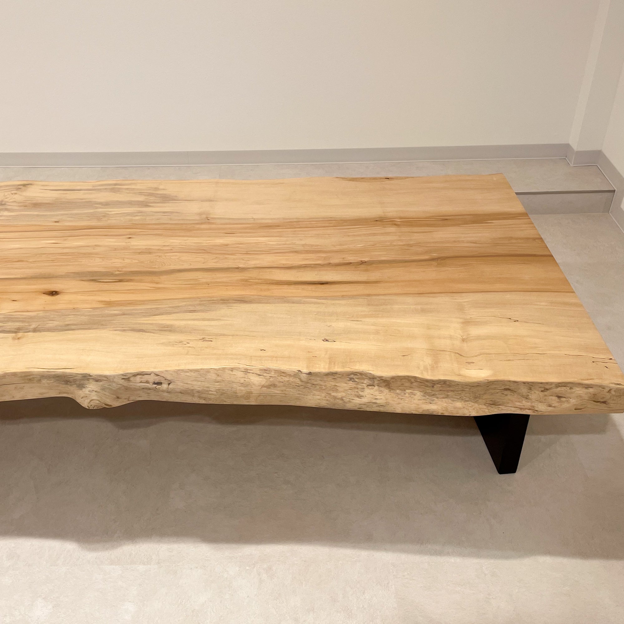 KIDOMEIMOKU 楓一枚板リビングテーブル｜230cm(8人掛け) – KIDO