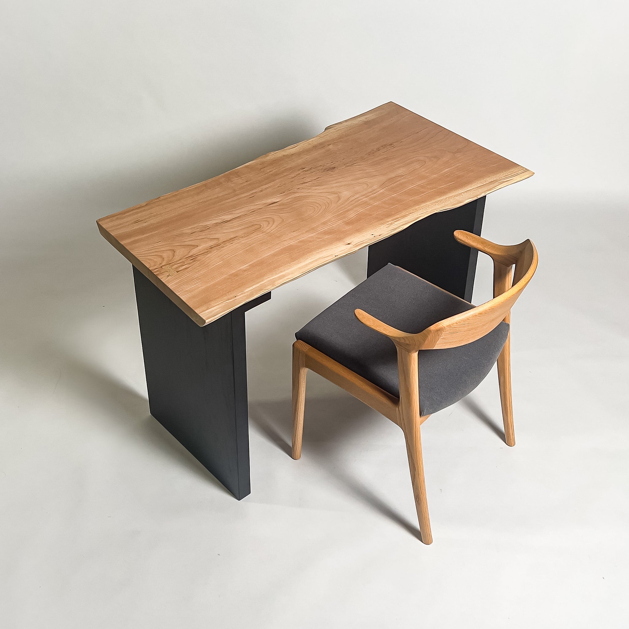 No.1903　樺桜（かばざくら）/一枚板デスク