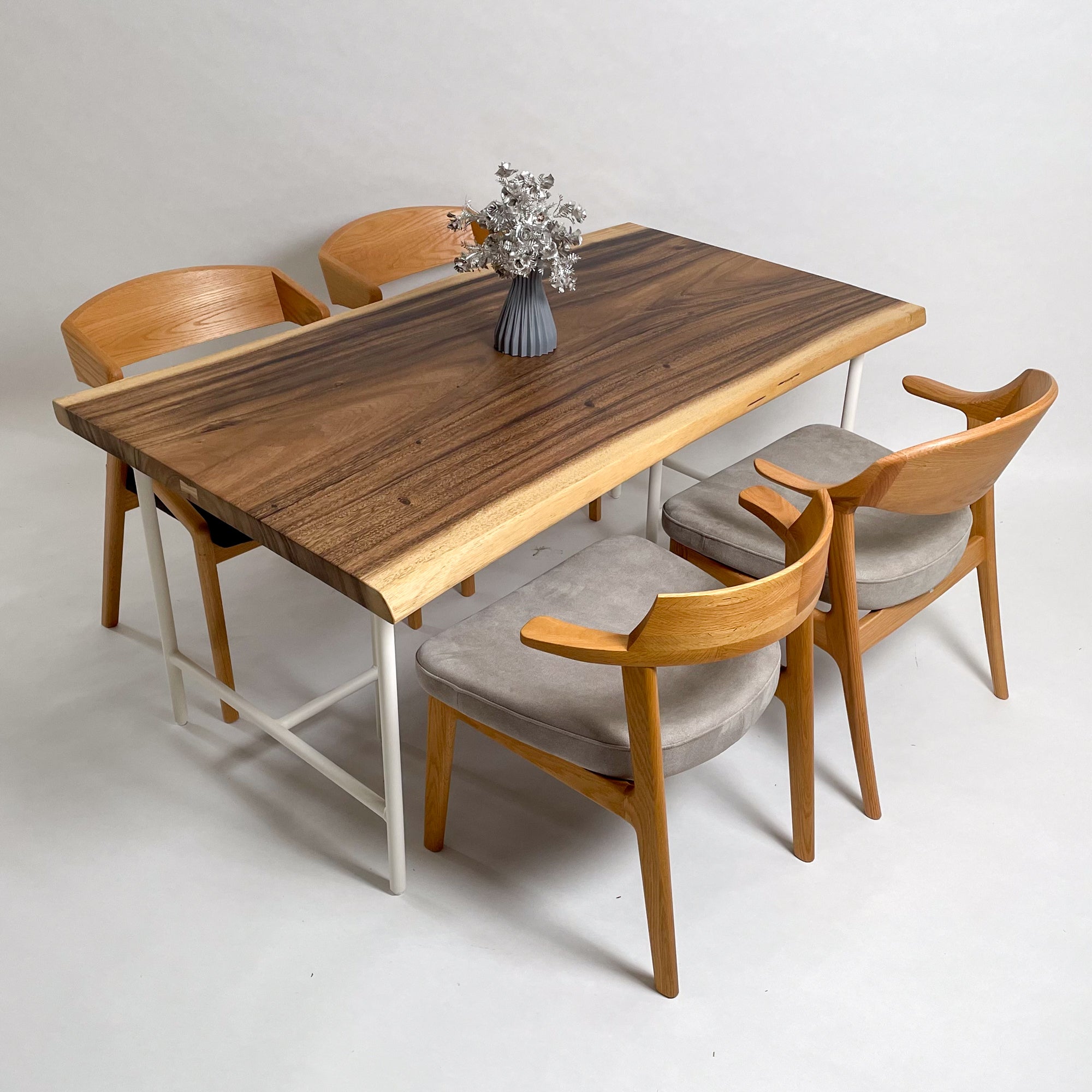 モンキーポッド一枚板4人用ダイニングテーブル