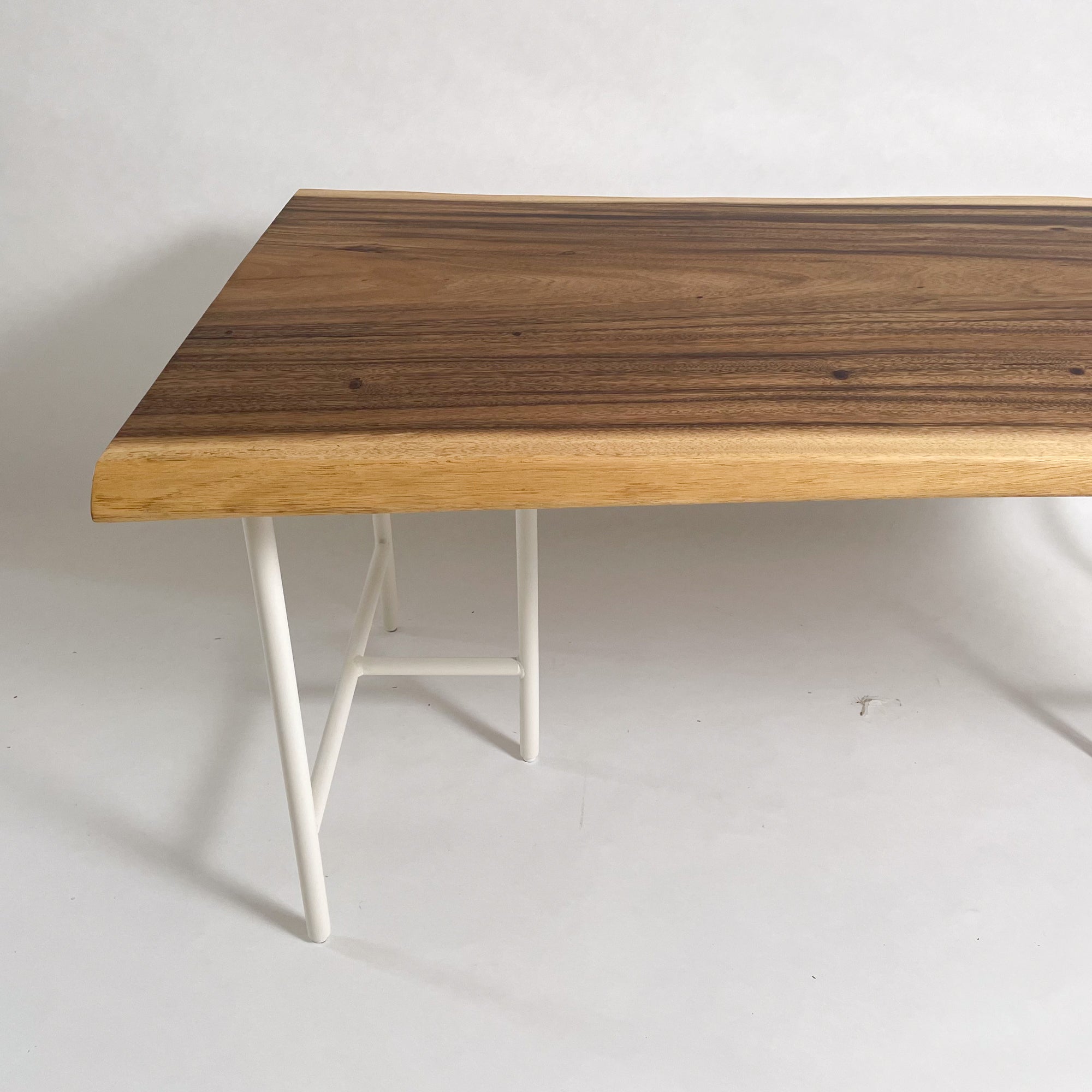 KIDOMEIMOKU モンキーポッド一枚板ダイニングテーブル｜150cm(4人掛け