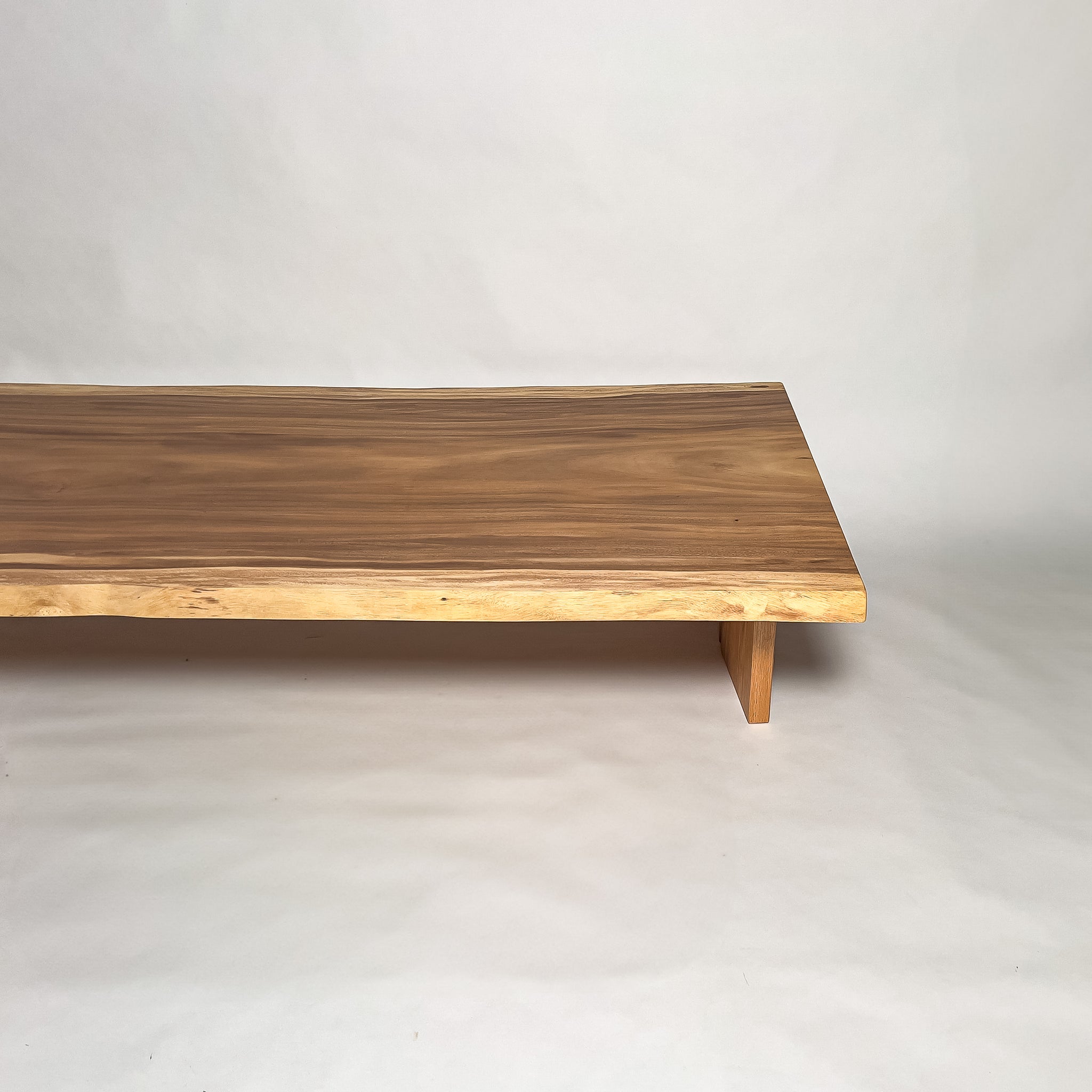 KIDOMEIMOKU モンキーポッド一枚板リビングテーブル｜240cm(6～8人掛け