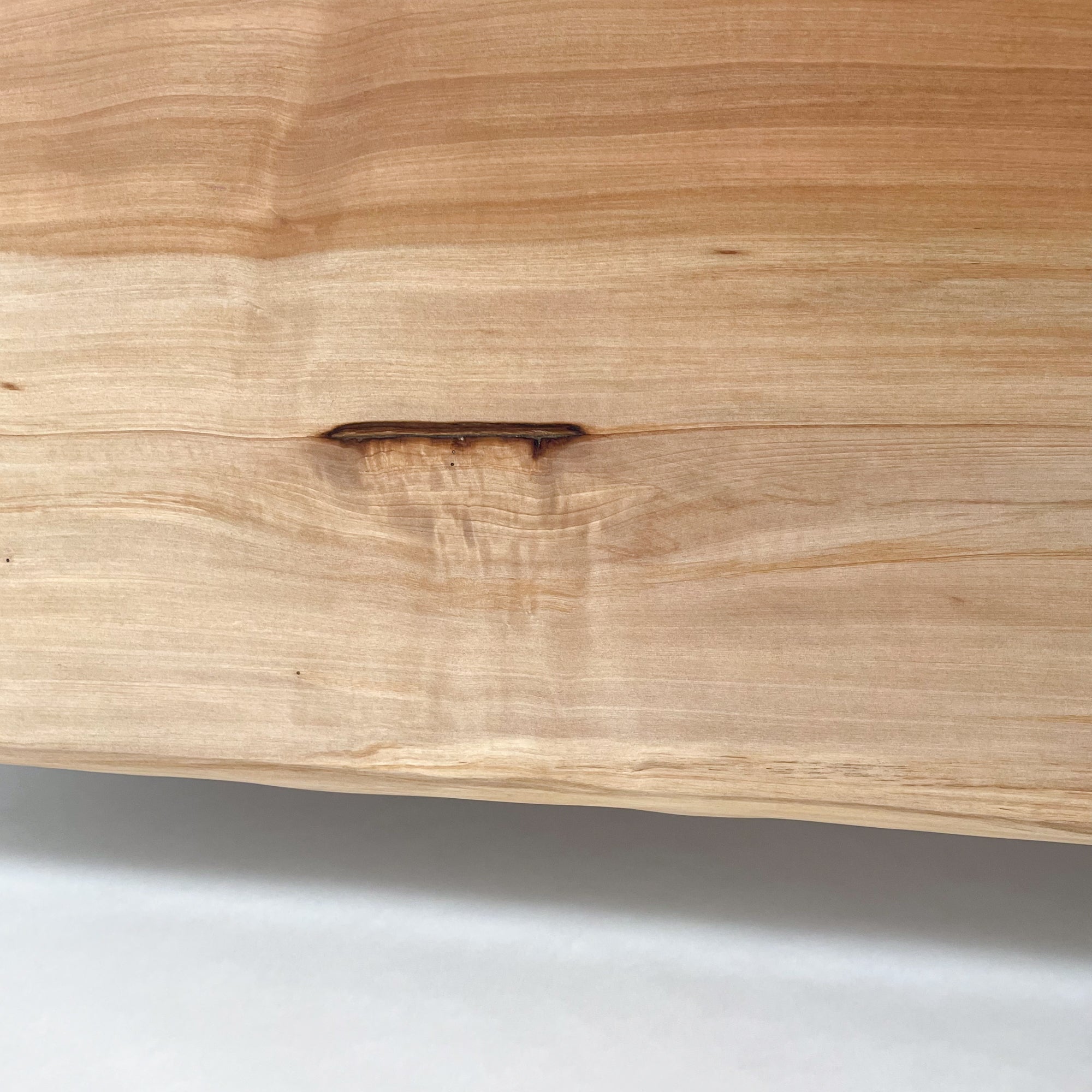 KIDOMEIMOKU 栃一枚板ダイニングテーブル｜180cm(6人掛け) – 【公式