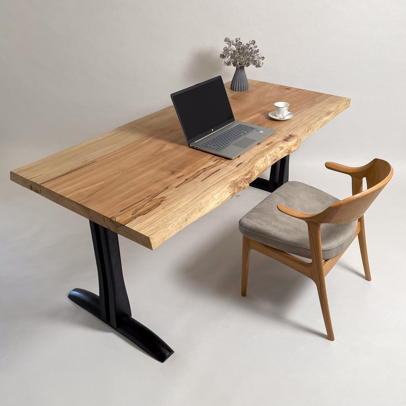 No.1838　栃（とち）/一枚板エグゼクティブデスク