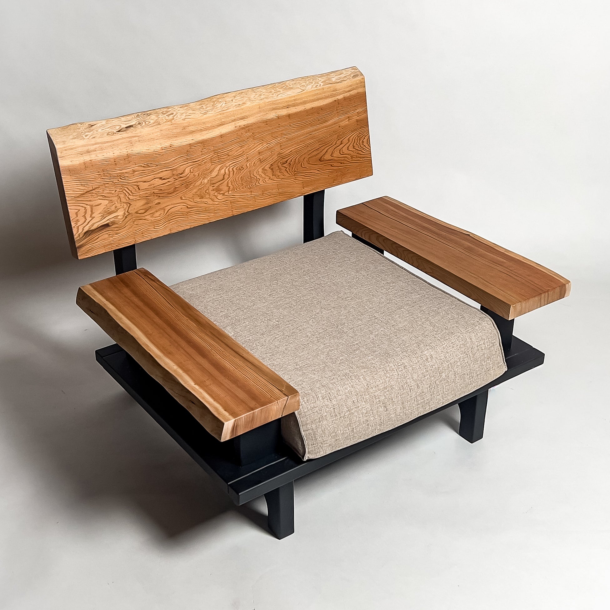 吉野杉 高級 一枚板ソファ 1人掛け 斜め クッションなし