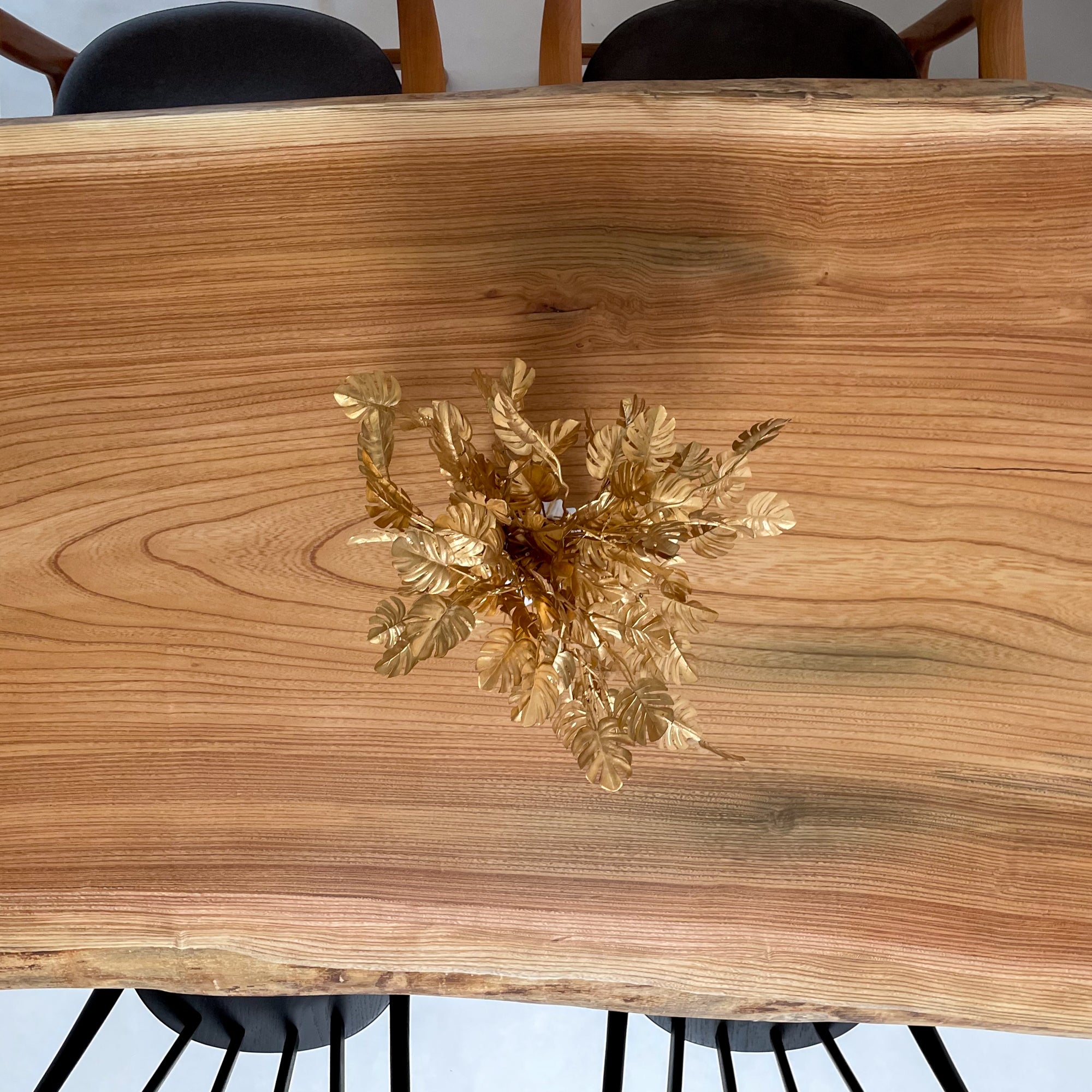 公式】KIDO MEIMOKU（鬼童銘木）｜一枚板テーブル・ソファ専門店