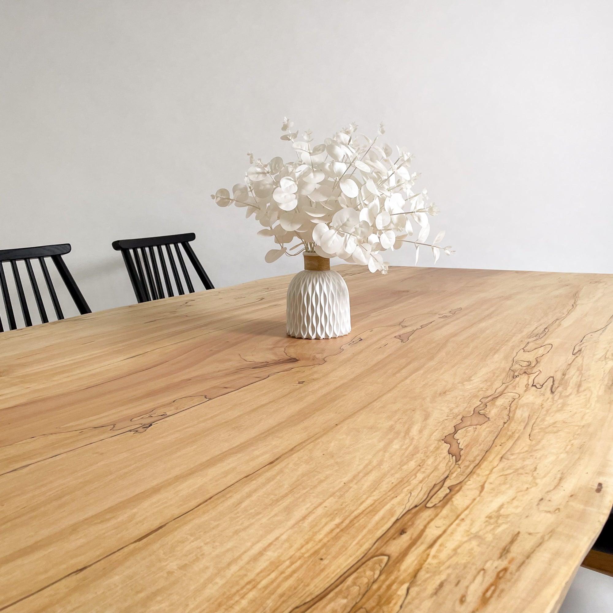 栃一枚板テーブル　200cm×100cm KIDOMEIMOKU 栃一枚板ダイニングテーブル｜200cm(6人掛け) – 【公式