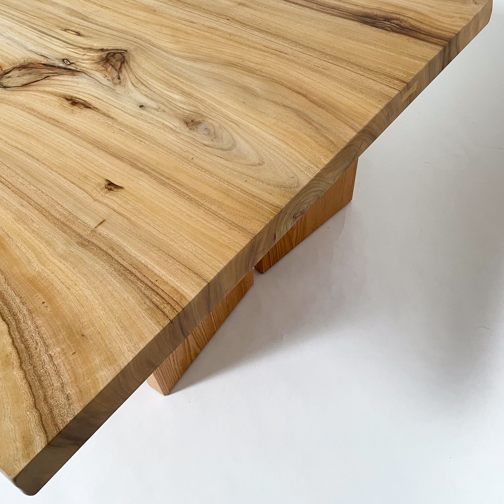 KIDOMEIMOKU 楠一枚板ダイニングテーブル｜160cm(4人掛け) – 【公式