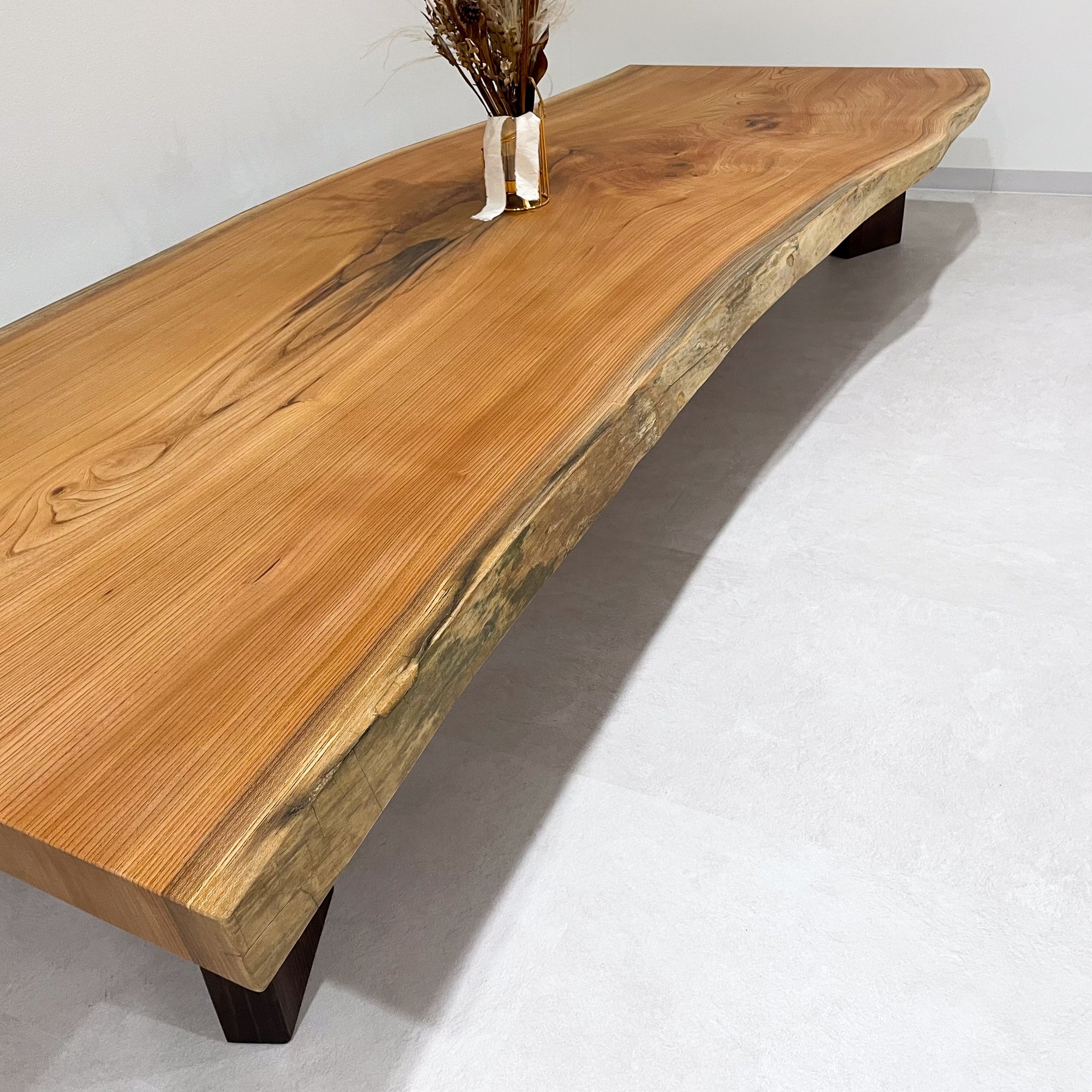 KIDOMEIMOKU 欅一枚板リビングテーブル｜250cm(6～8人掛け) – 【公式