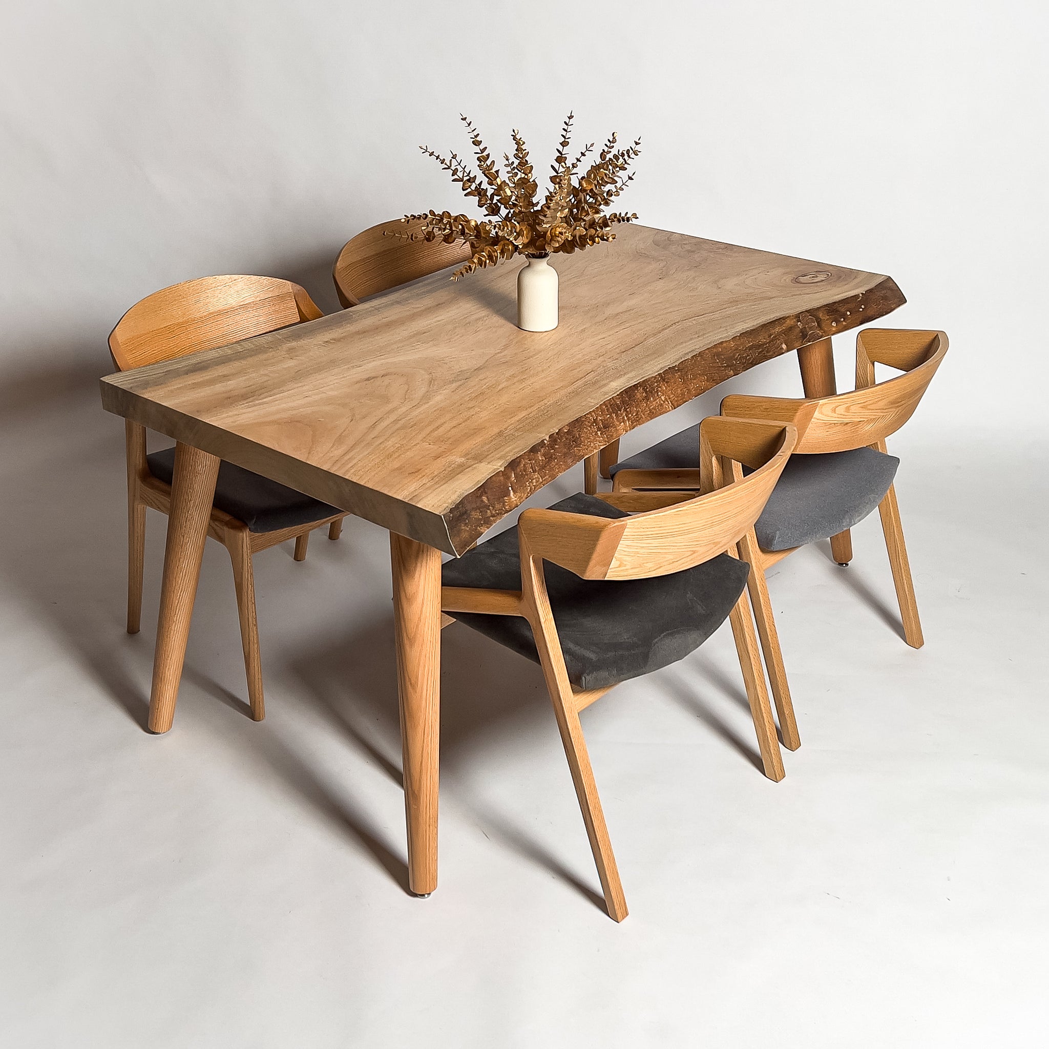 KIDOMEIMOKU 楠一枚板ダイニングテーブル｜140cm(4人掛け) – 【公式