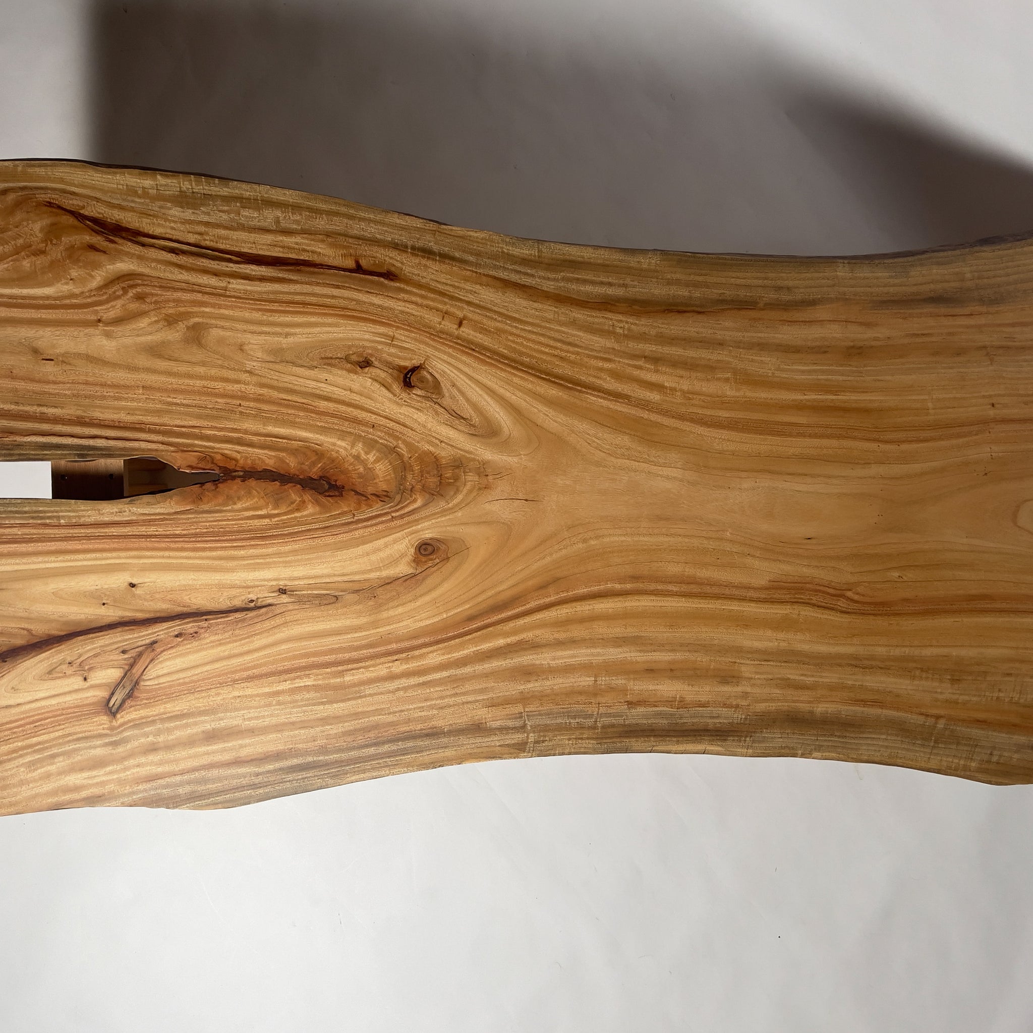 公式】KIDO MEIMOKU（鬼童銘木）｜一枚板テーブル・ソファ専門店