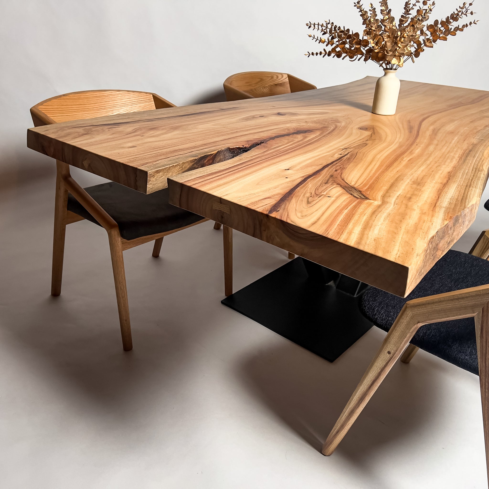 No.2080　楠（くす）/一枚板ダイニングテーブル