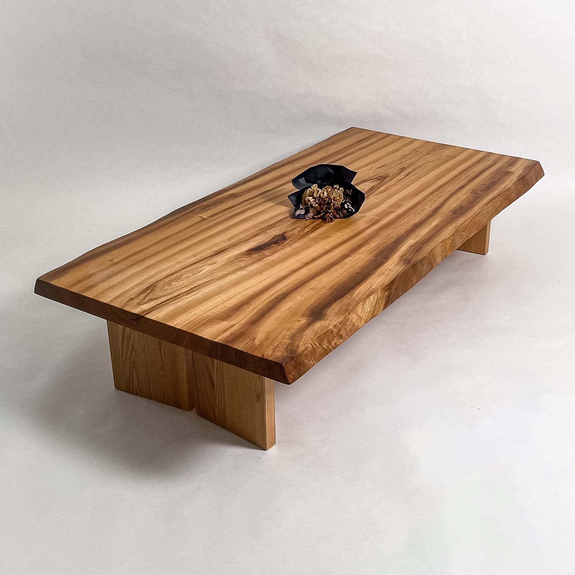 座卓　銘木家具　最高級　テーブル　机　木　一枚板 Yahoo!オークション - 最高級 銘木 鉄刀木/タガヤサン 無垢一枚