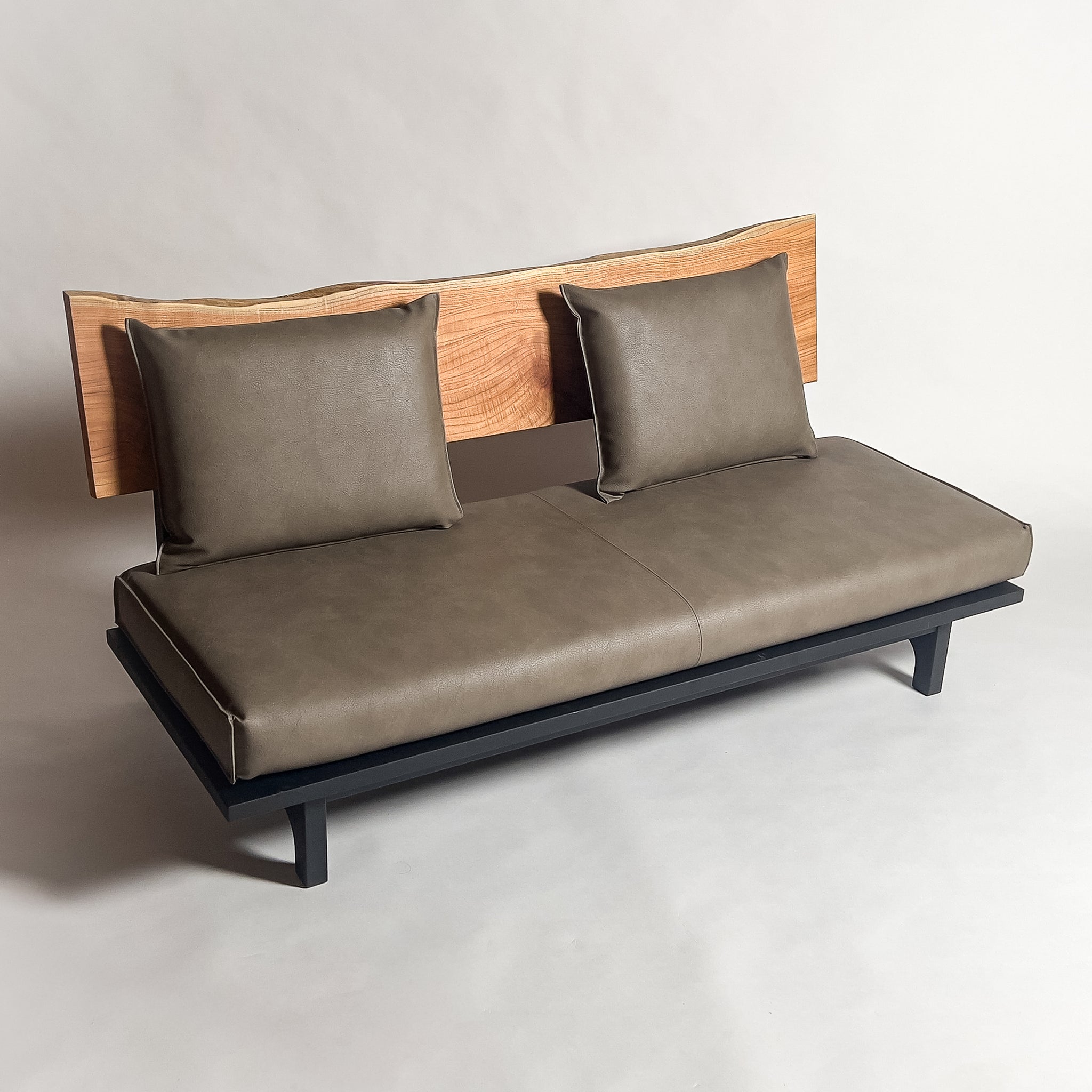 センダン 高級 一枚板ソファ 3人掛け 斜め クッション背