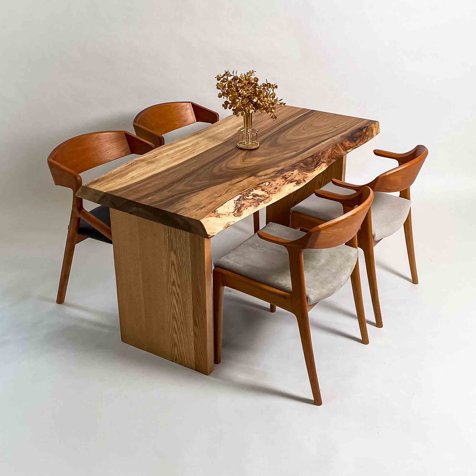 KIDO MEIMOKU モンキーポッド一枚板ダイニングテーブル｜140cm（4人