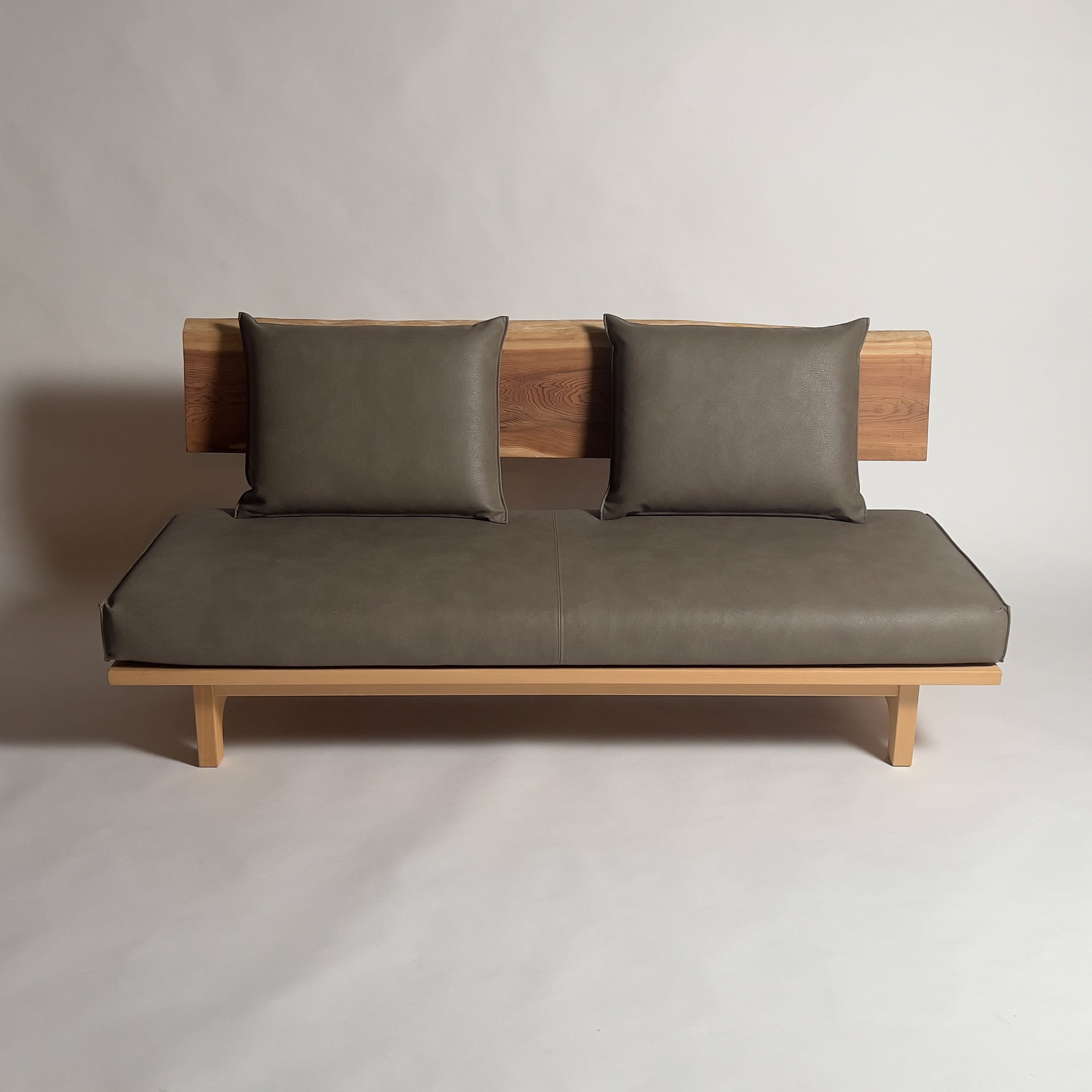 吉野杉 高級 一枚板ソファ 3人掛け 横 クッション背