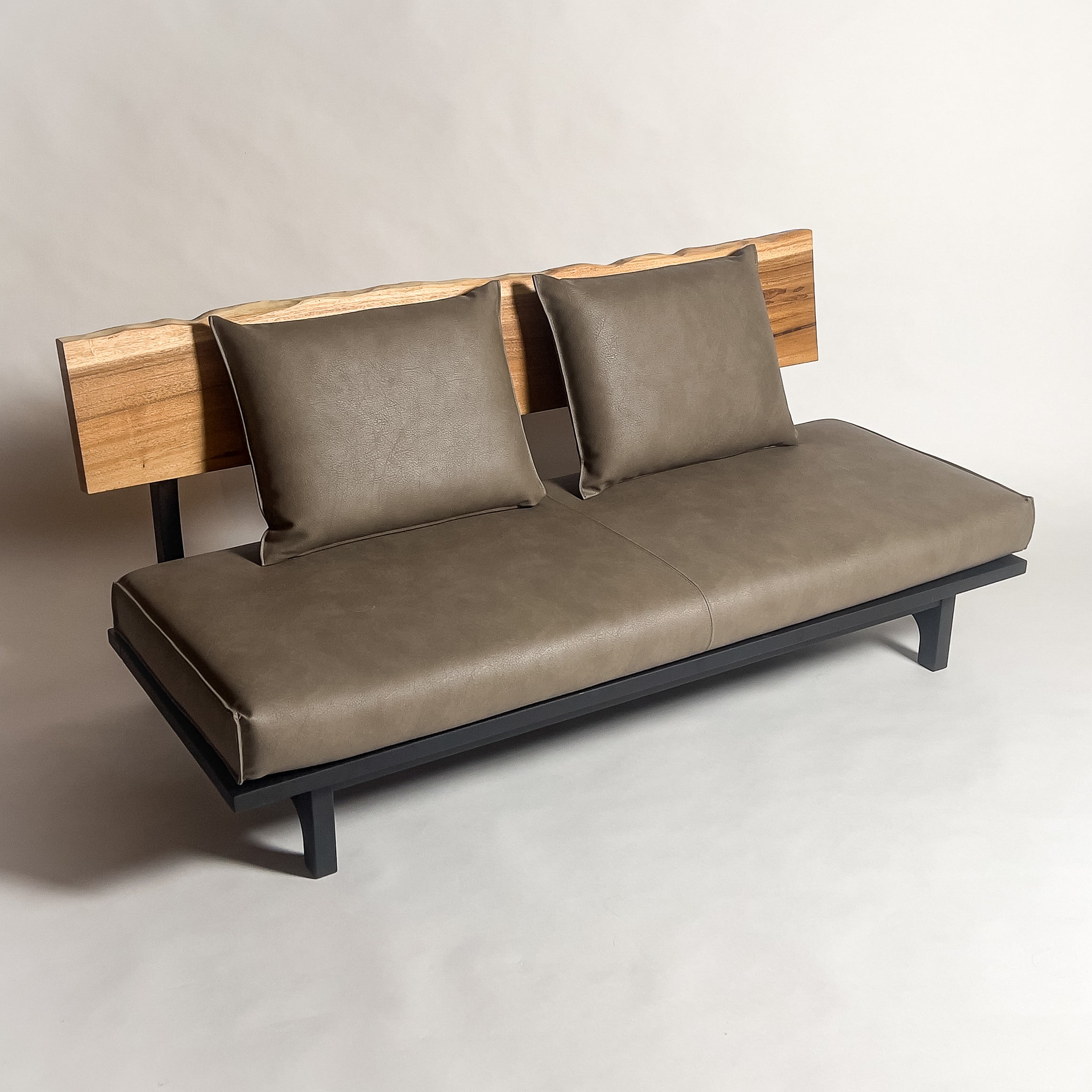 モンキーポッド 無垢材 一枚板ソファ 3人掛け 斜め クッション背