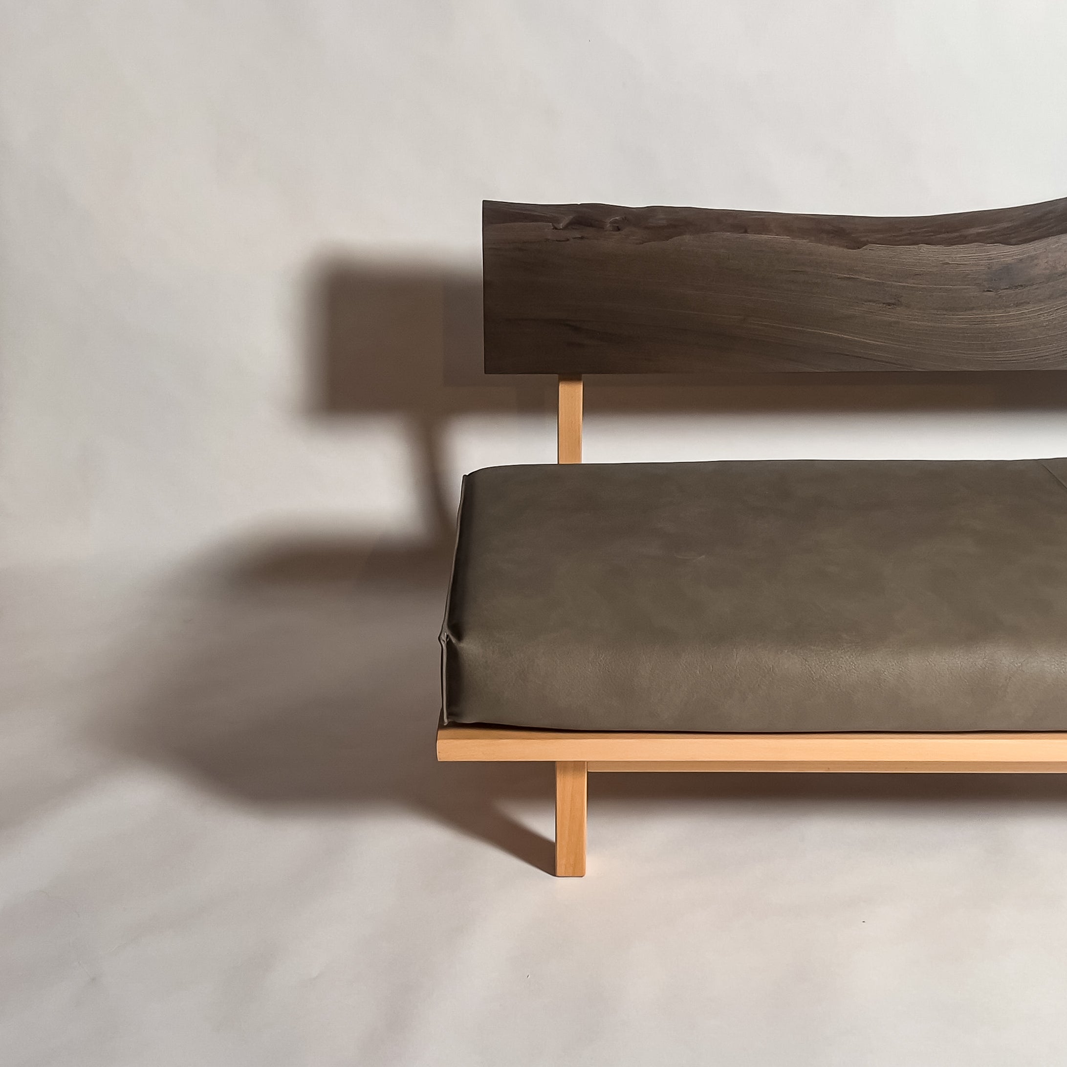 No.2051N3　神代欅（じんだいけやき）/天然無垢 一枚板ソファ