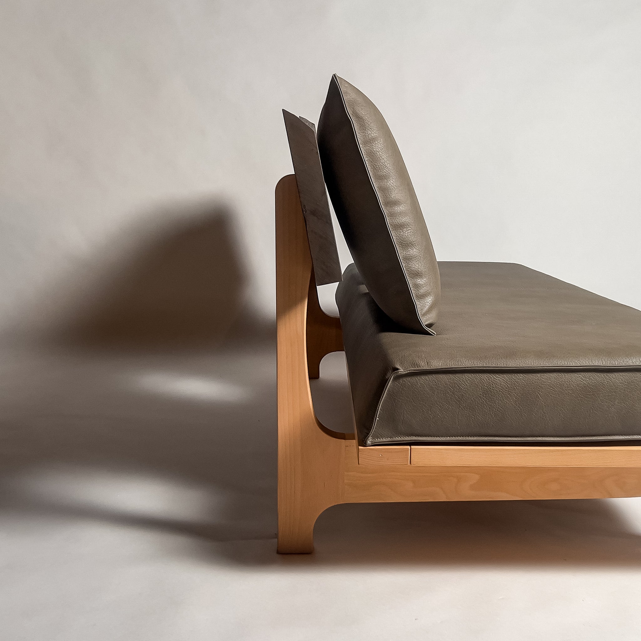 No.2051N3　神代欅（じんだいけやき）/天然無垢 一枚板ソファ