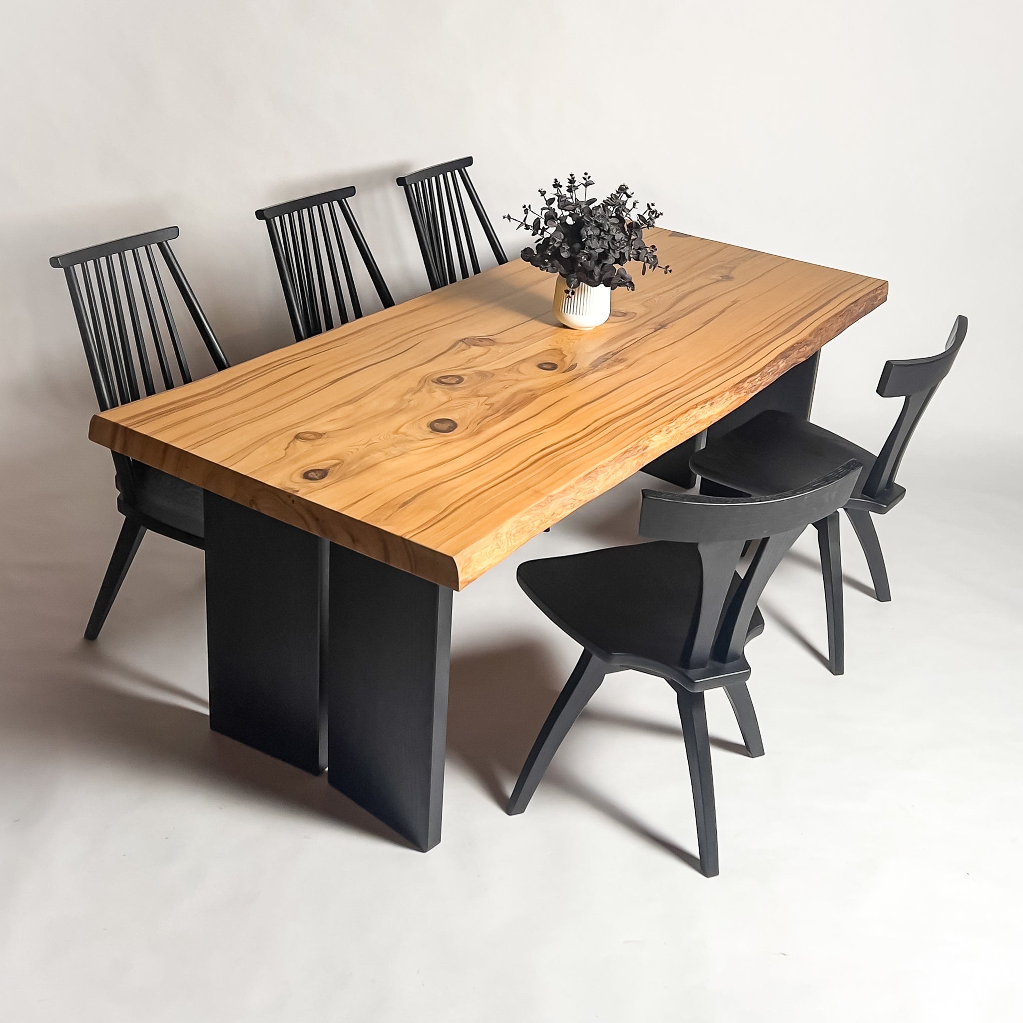 公式】KIDO MEIMOKU（鬼童銘木）｜一枚板テーブル・ソファ専門店