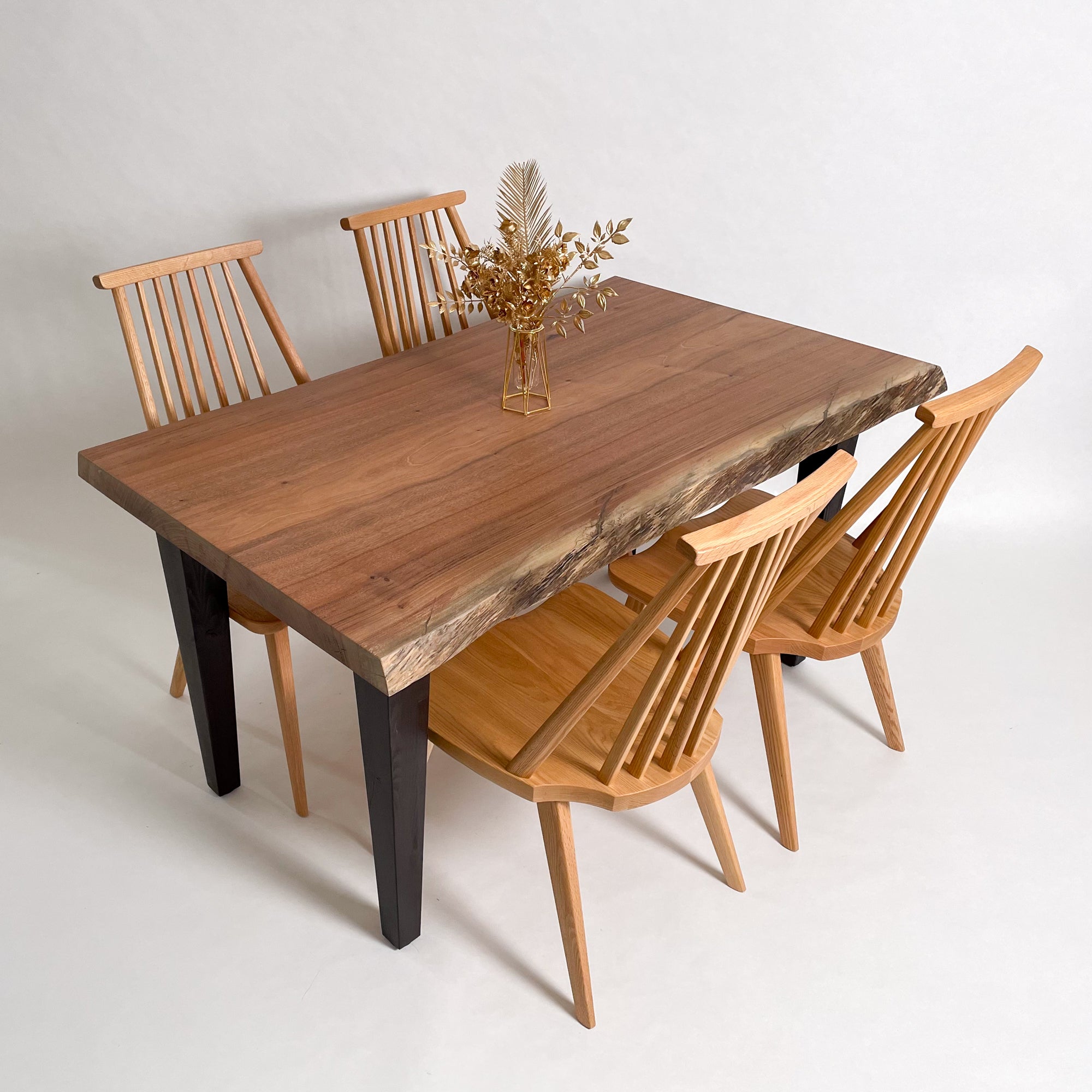 KIDOMEIMOKU 椨桜一枚板ダイニングテーブル｜135cm(4人掛け) – 【公式